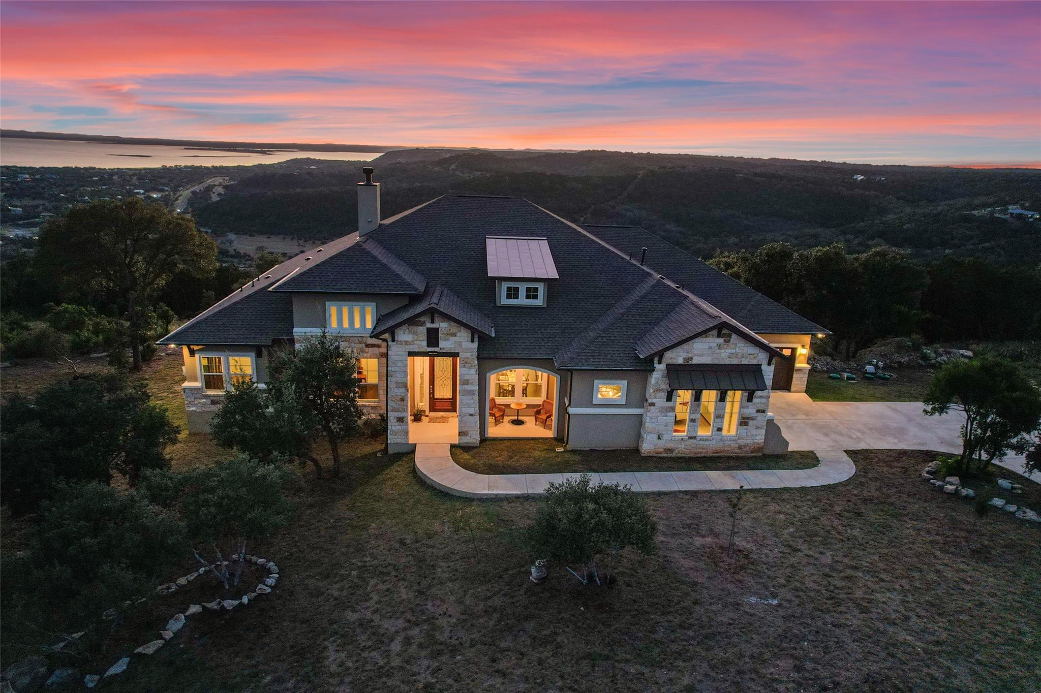 235 Chestnut Xing, Burnet, TX 78611