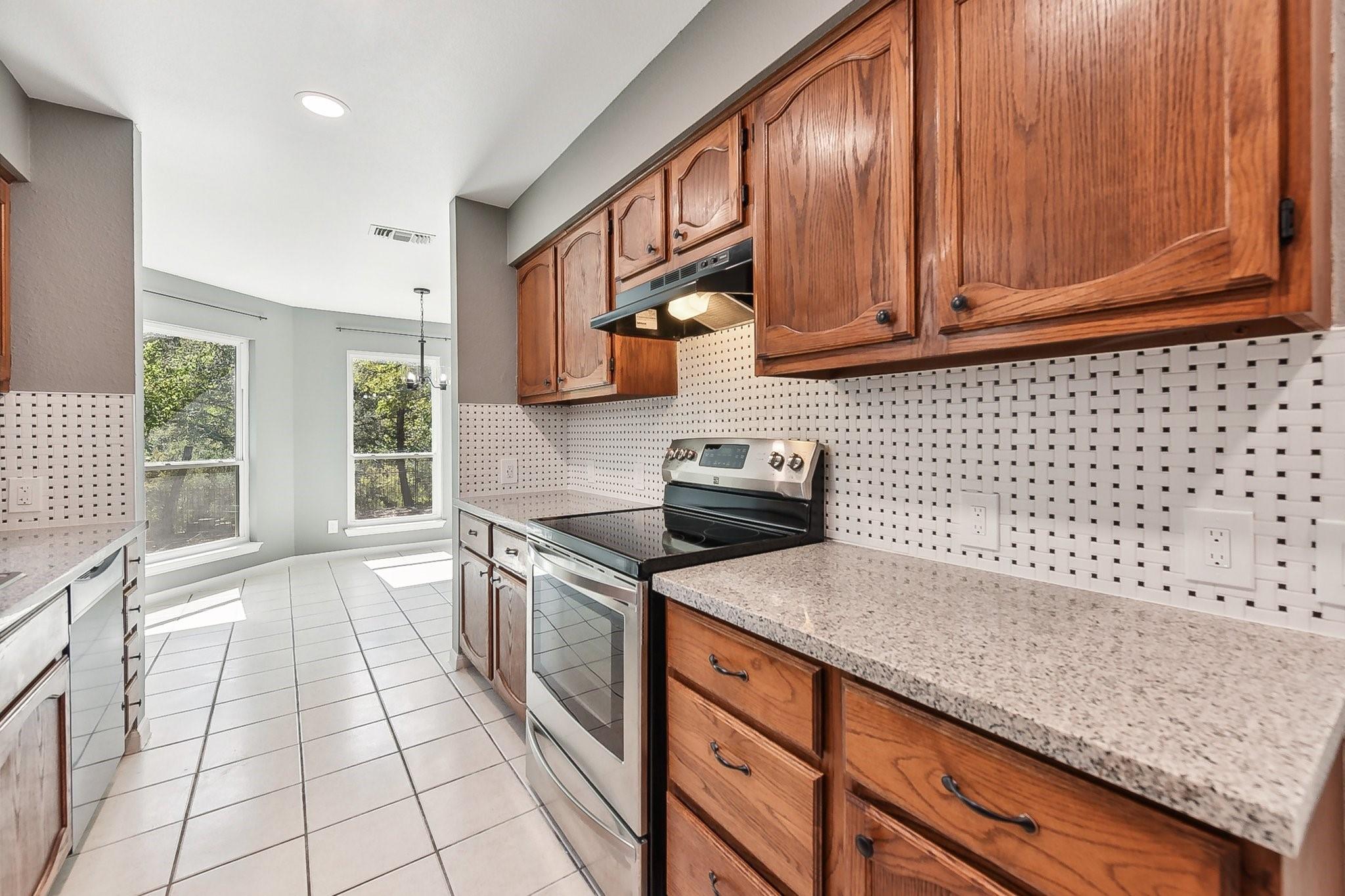 324 Sailmaster St, Lakeway, TX 78734