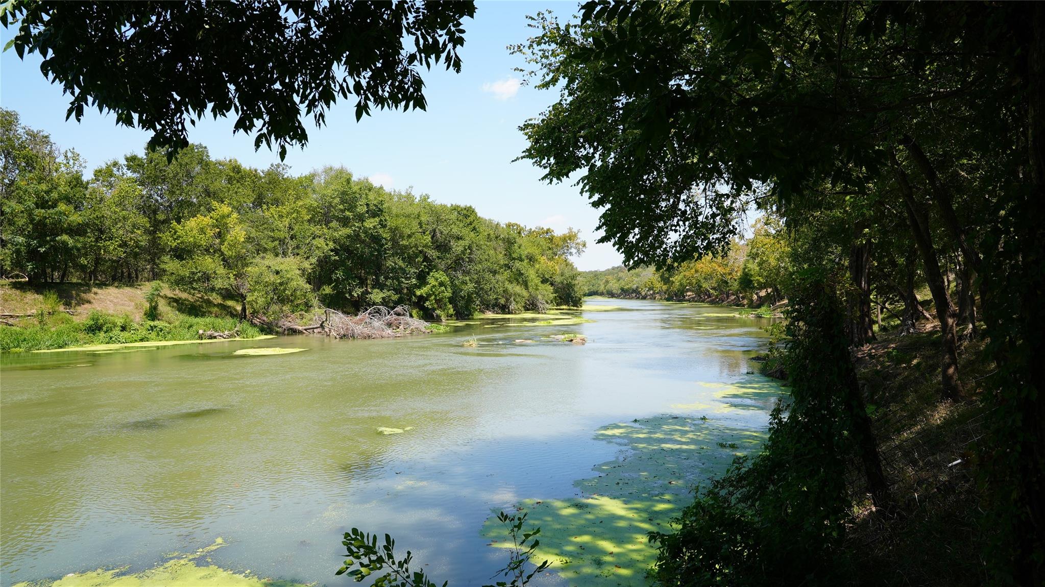 203 River Oaks Dr, Cedar Creek, TX 78612