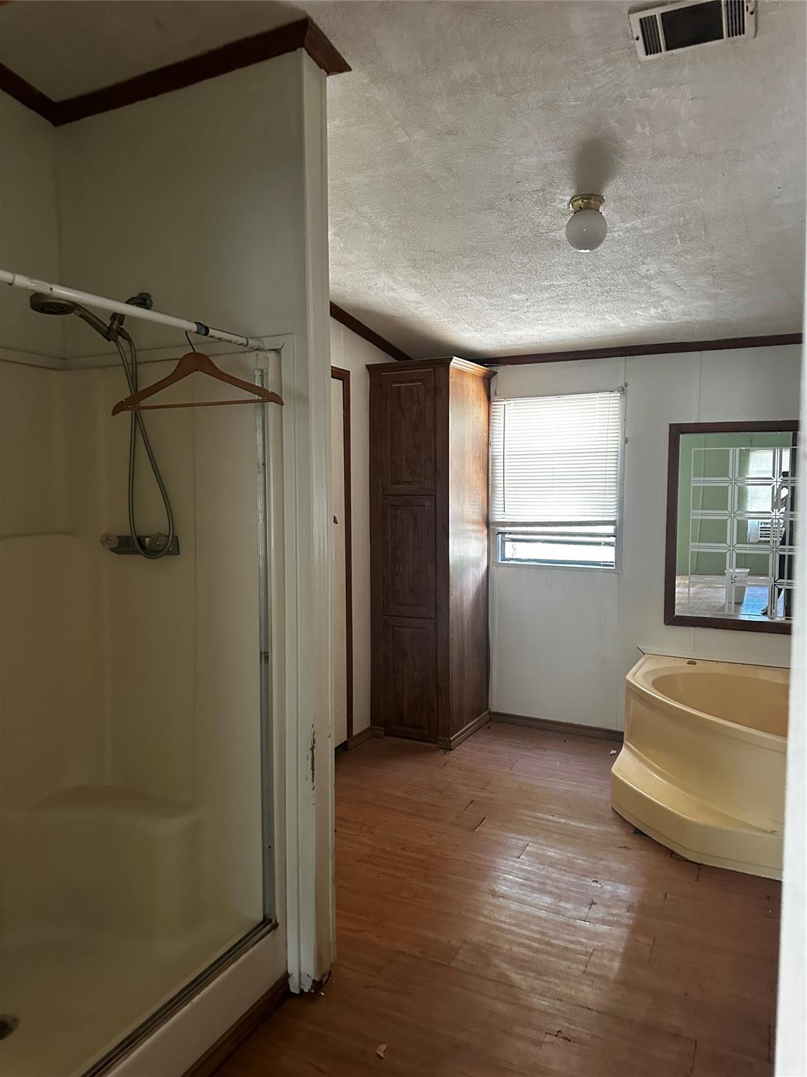 203 River Oaks Dr, Cedar Creek, TX 78612