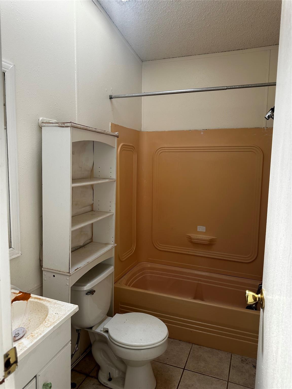 203 River Oaks Dr, Cedar Creek, TX 78612