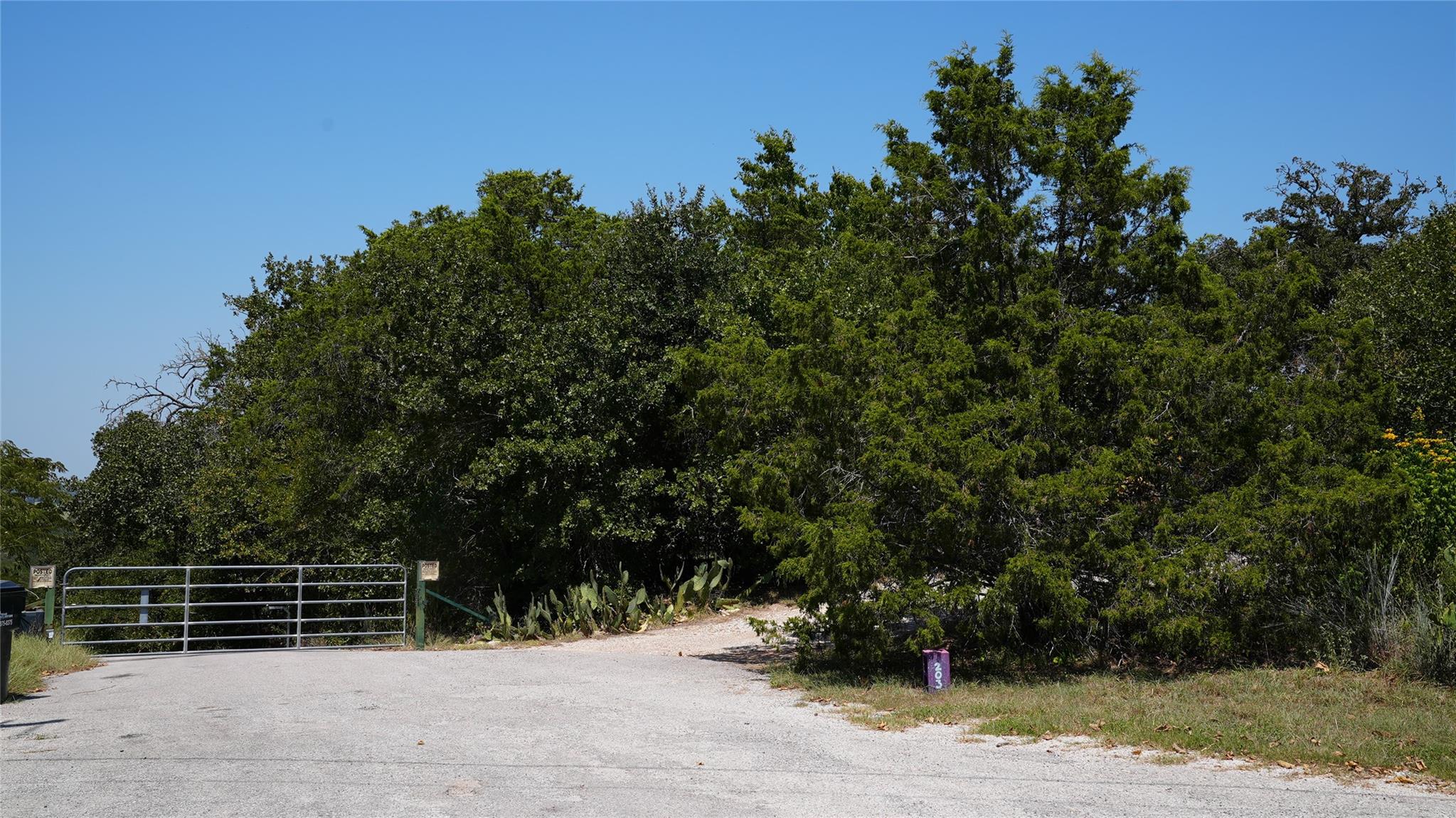 203 River Oaks Dr, Cedar Creek, TX 78612