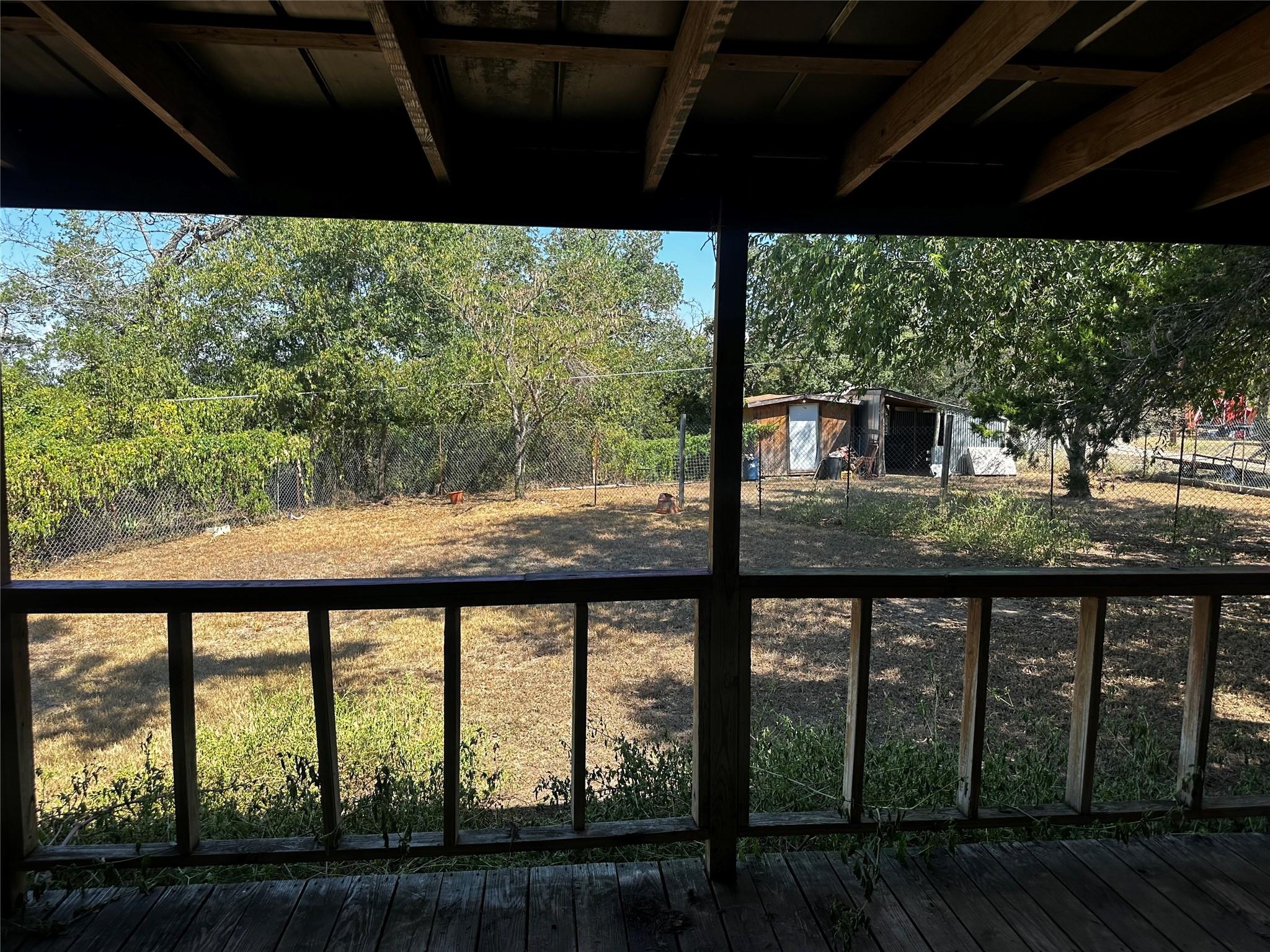 203 River Oaks Dr, Cedar Creek, TX 78612