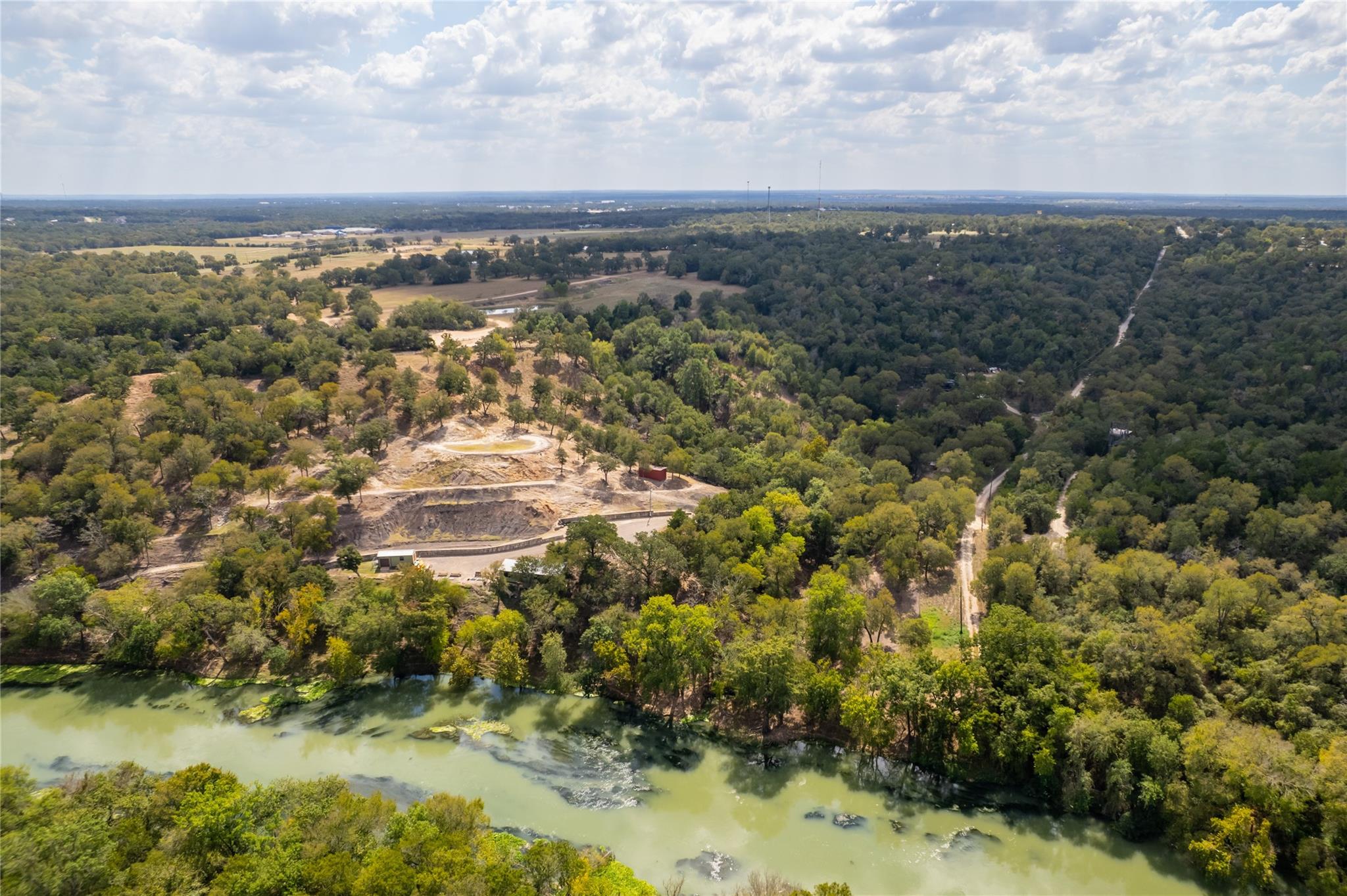 203 River Oaks Dr, Cedar Creek, TX 78612