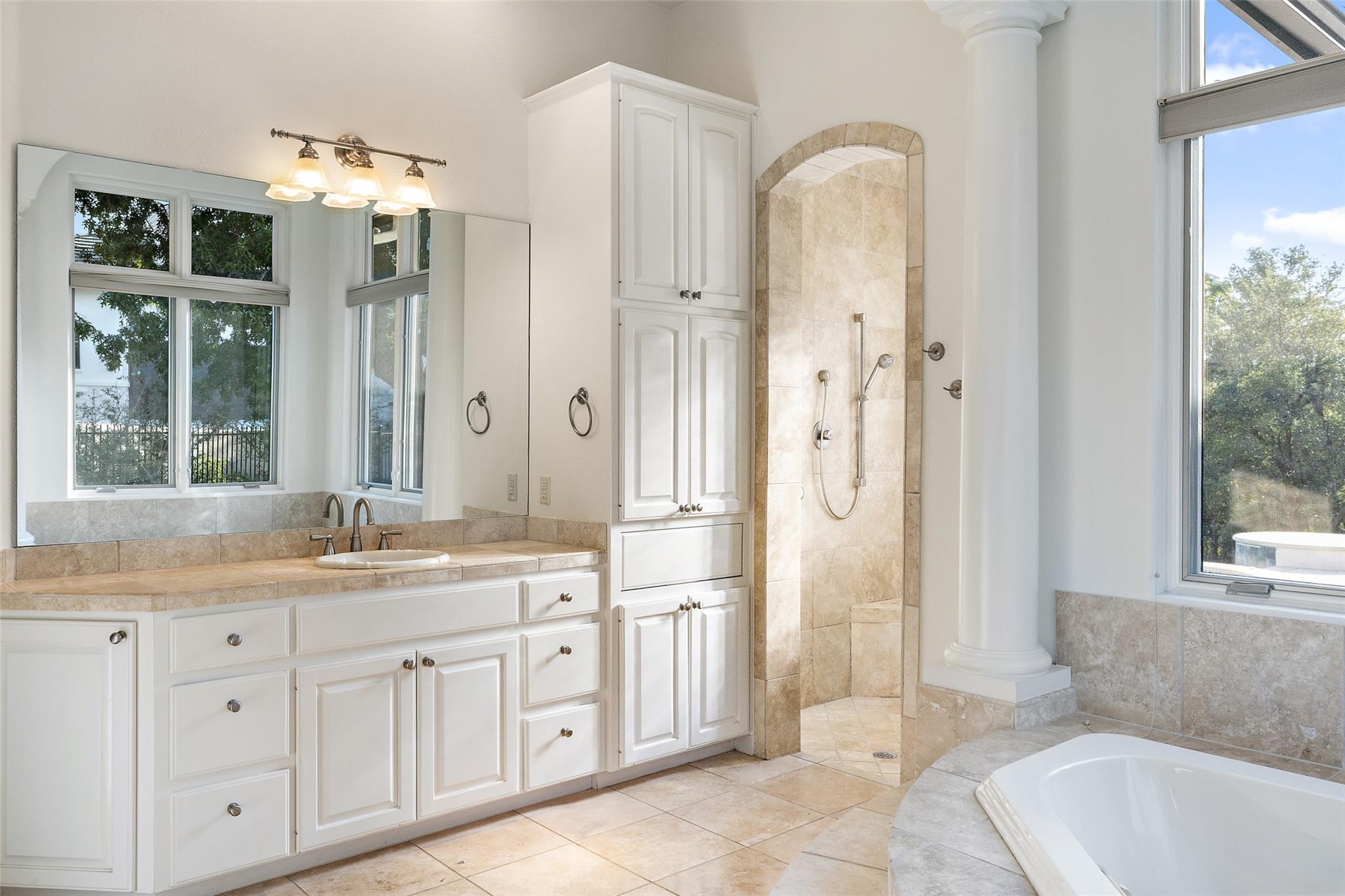 211 Bella Cima Dr, Austin, TX 78734