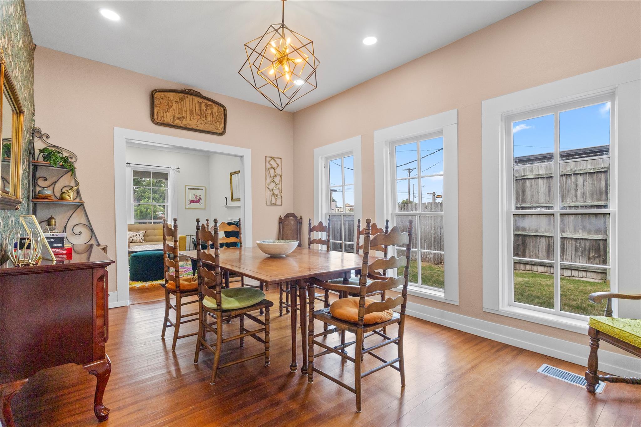 214 W University Ave, Georgetown, TX 78626