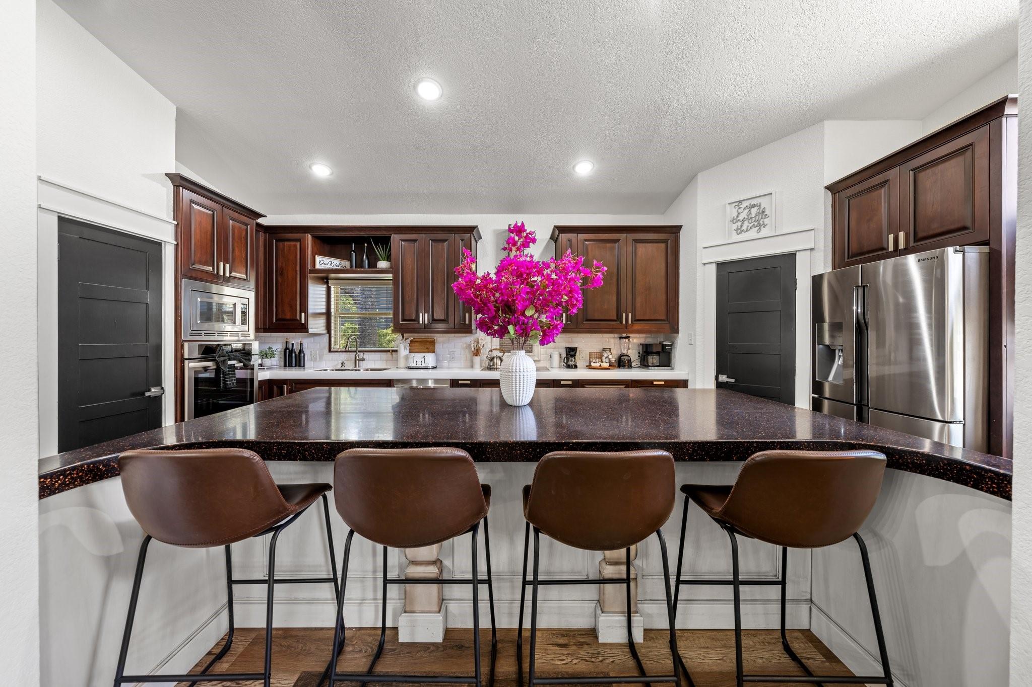 907 W Travis St, Fredericksburg, TX 78624