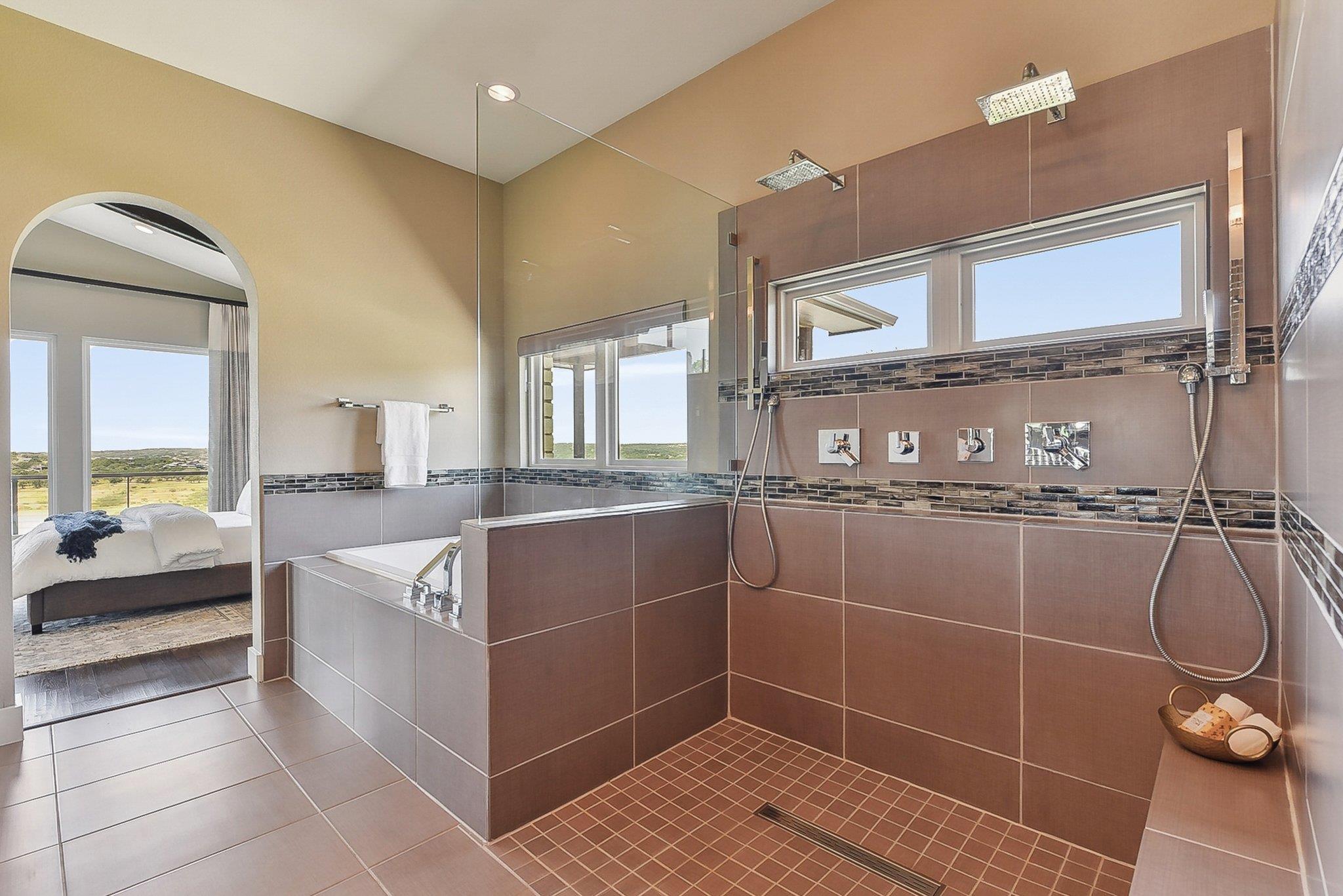 1612 Watercliffe Dr, Lago Vista, TX 78645