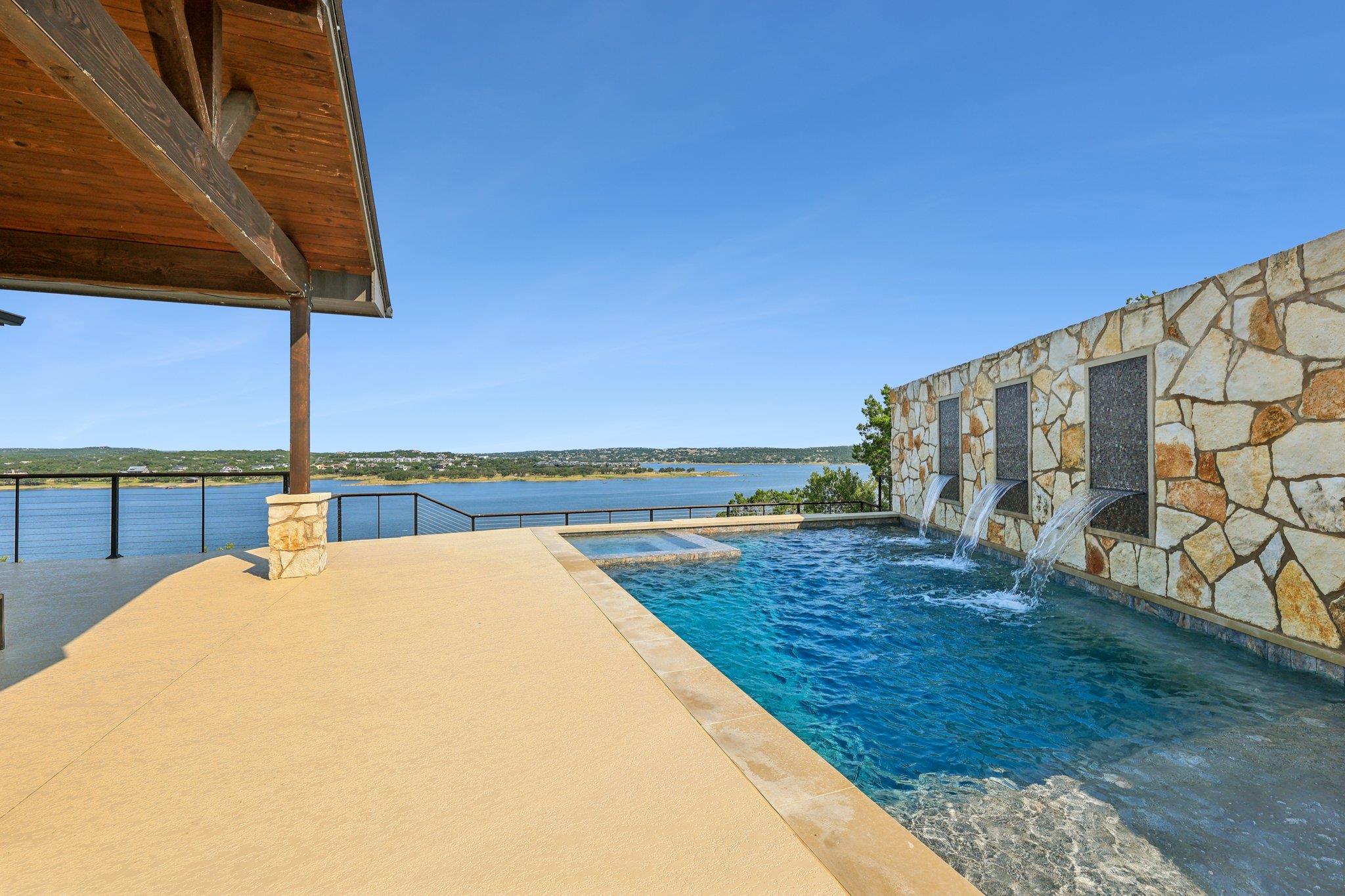 1612 Watercliffe Dr, Lago Vista, TX 78645