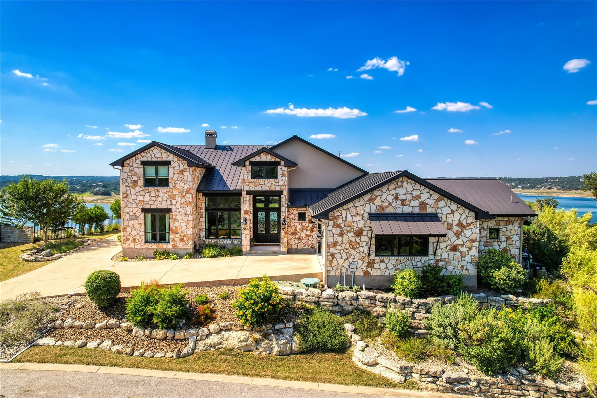 1612 Watercliffe Dr, Lago Vista, TX 78645