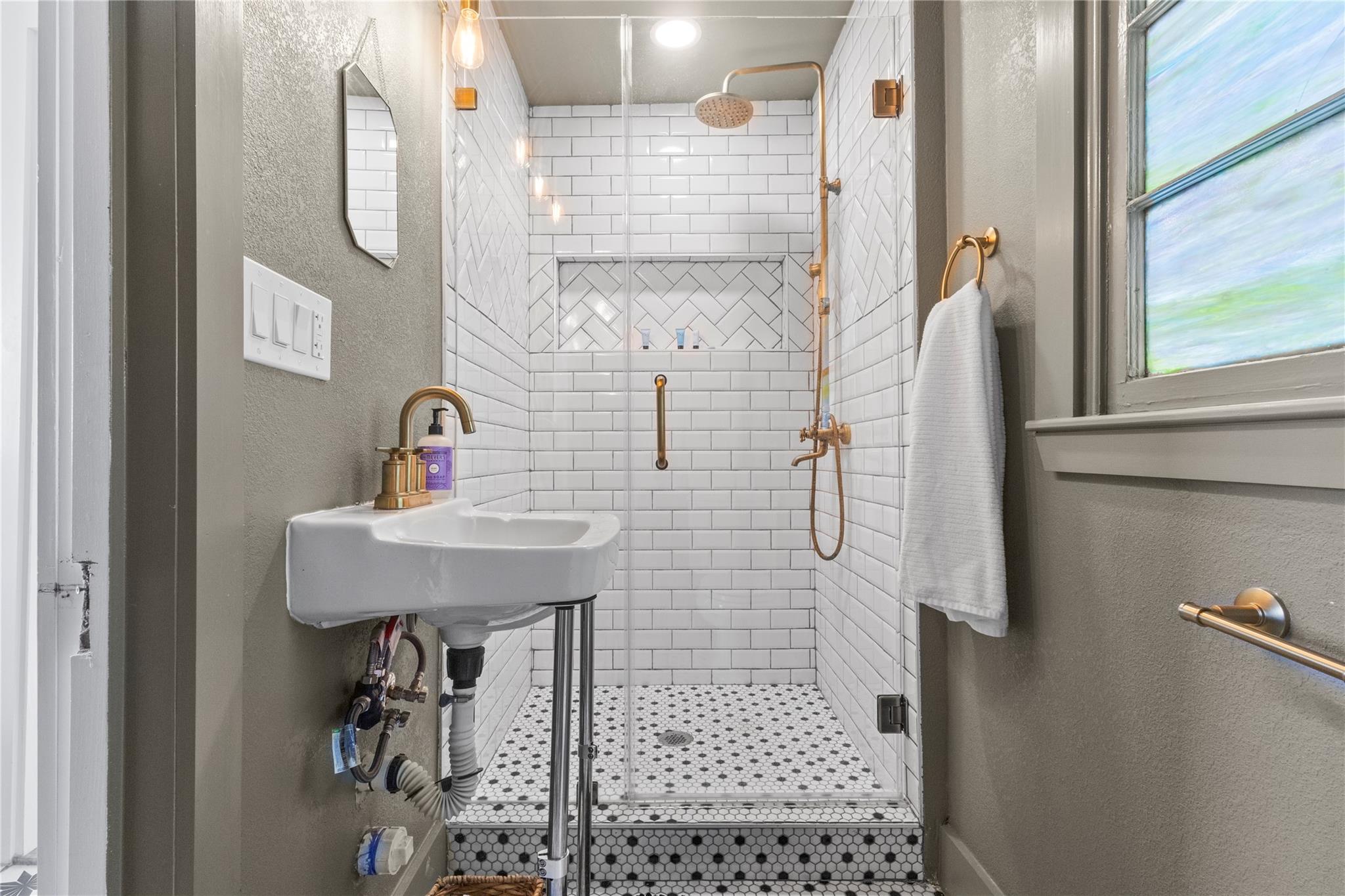 214 W University Ave, Georgetown, TX 78626