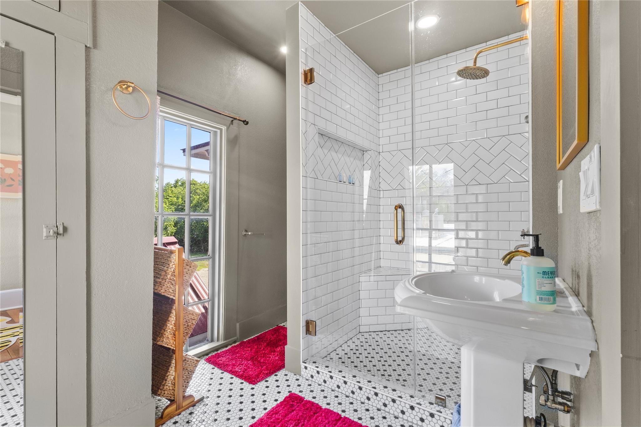 214 W University Ave, Georgetown, TX 78626