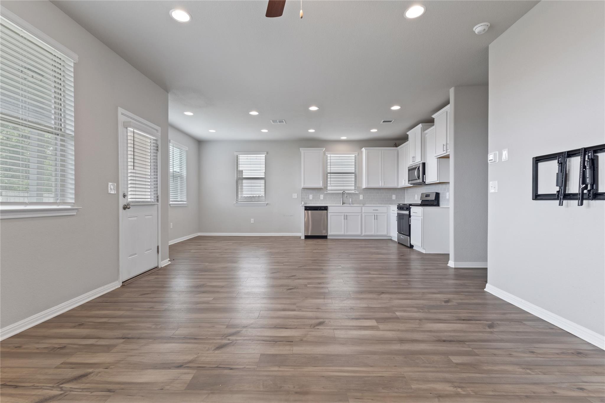 180 Macarthur Dr, Leander, TX 78641