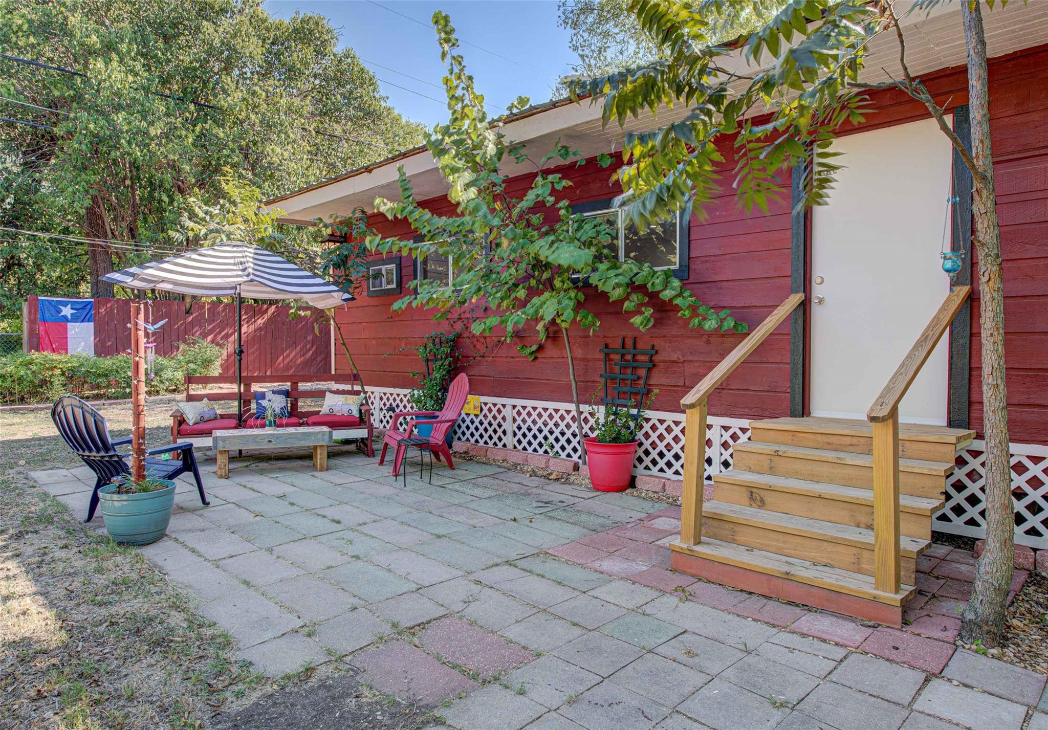 110 W Saint Johns Ave, Austin, TX 78752