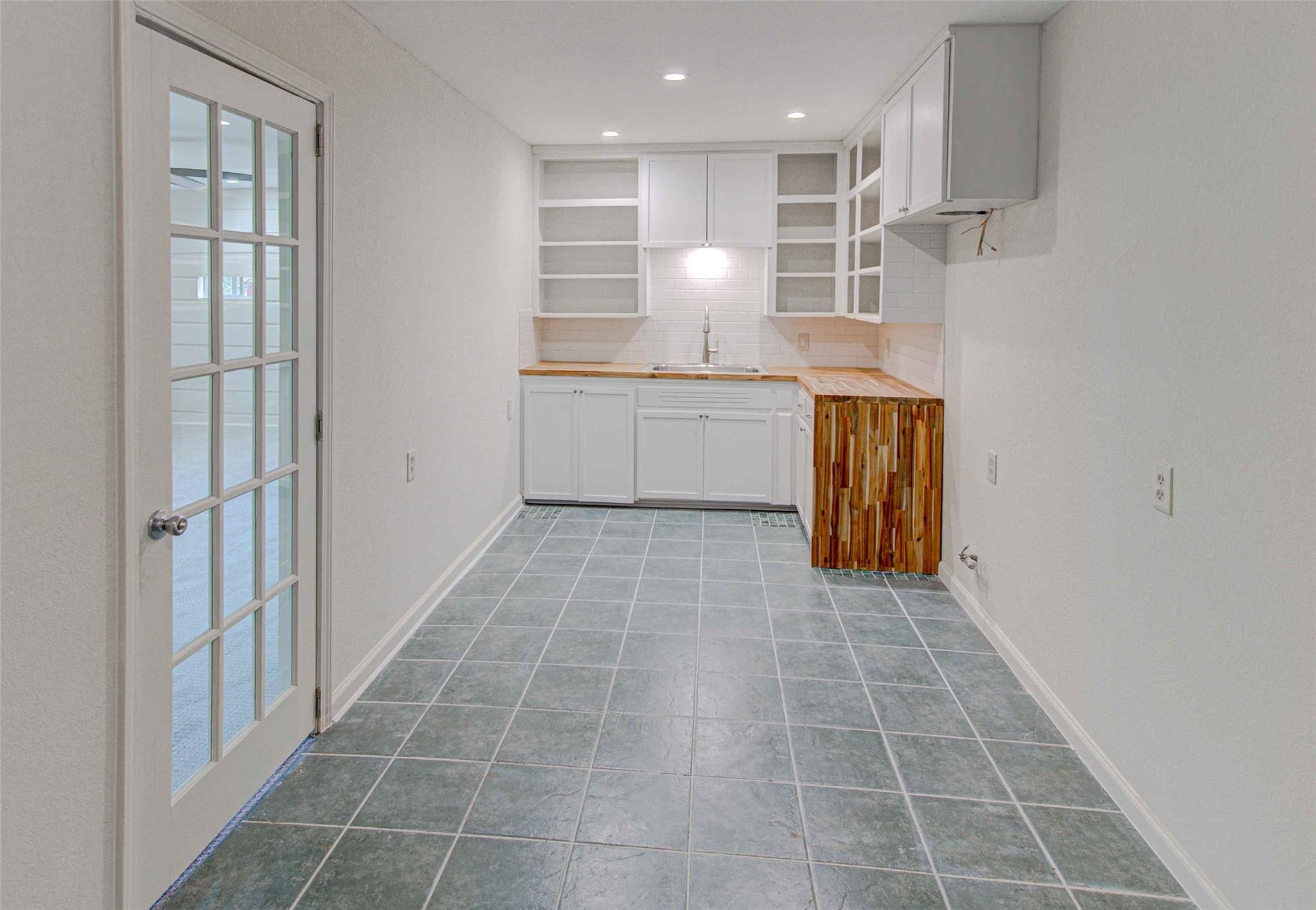 110 W Saint Johns Ave, Austin, TX 78752