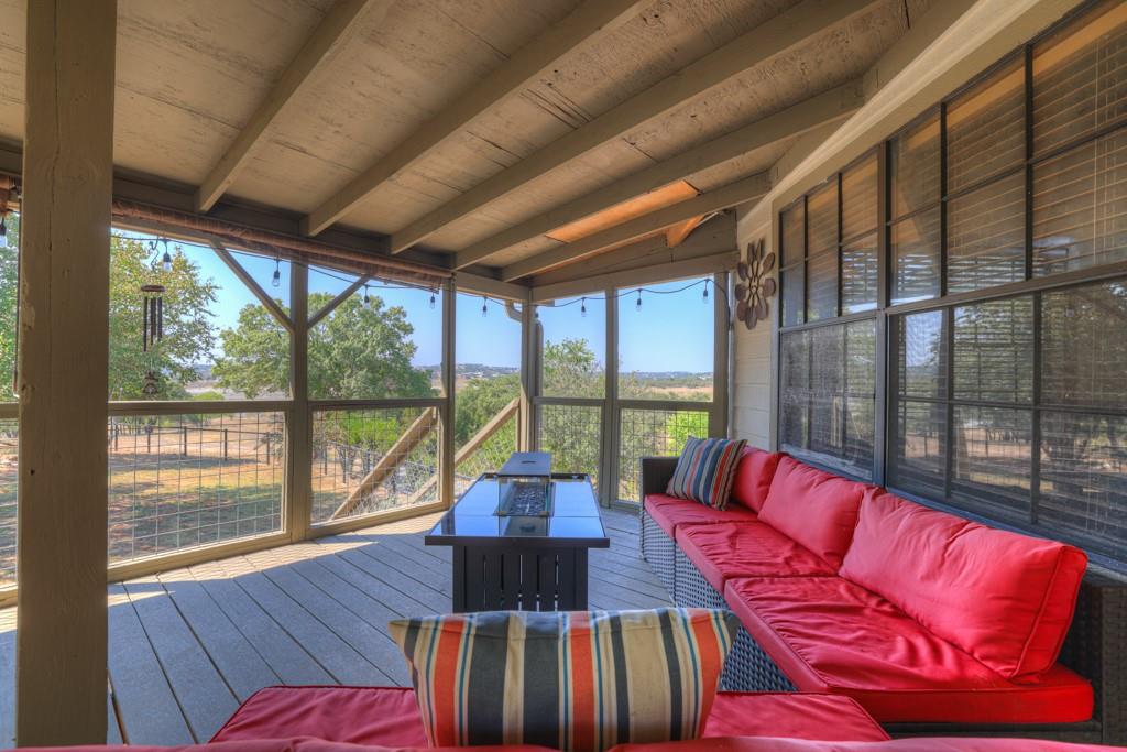 2198 Lakeshore Dr, Canyon Lake, TX 78133