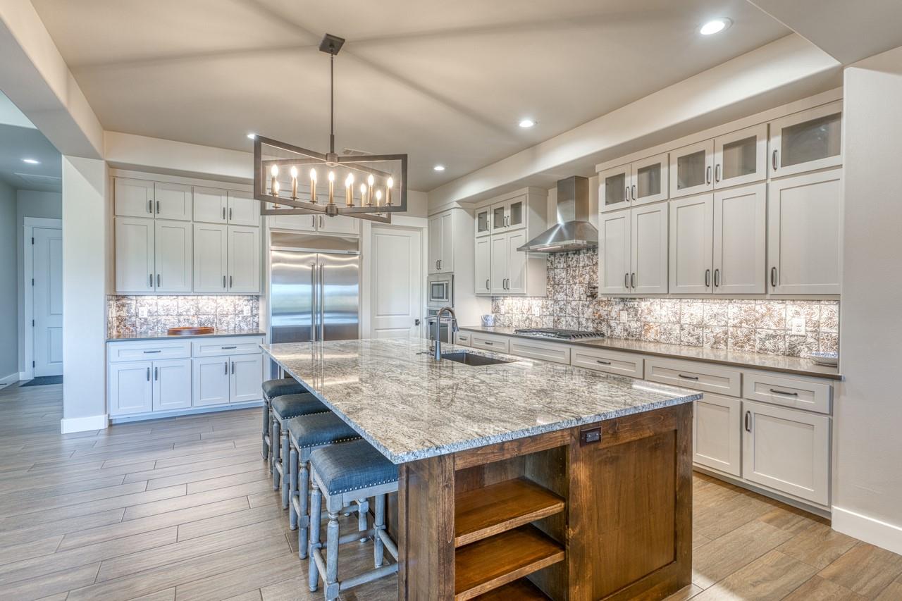 124 Apache Tears Dr, Horseshoe Bay, TX 78657