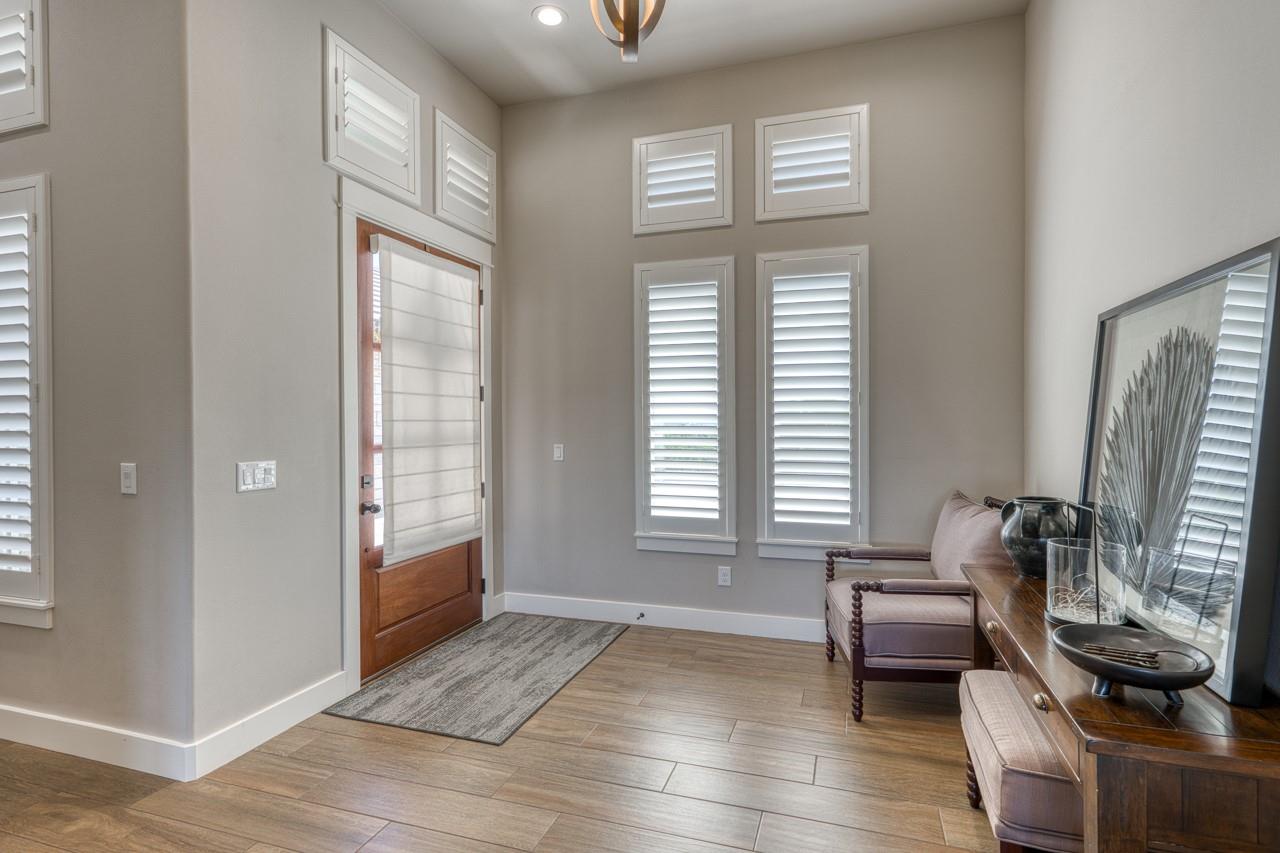 124 Apache Tears Dr, Horseshoe Bay, TX 78657