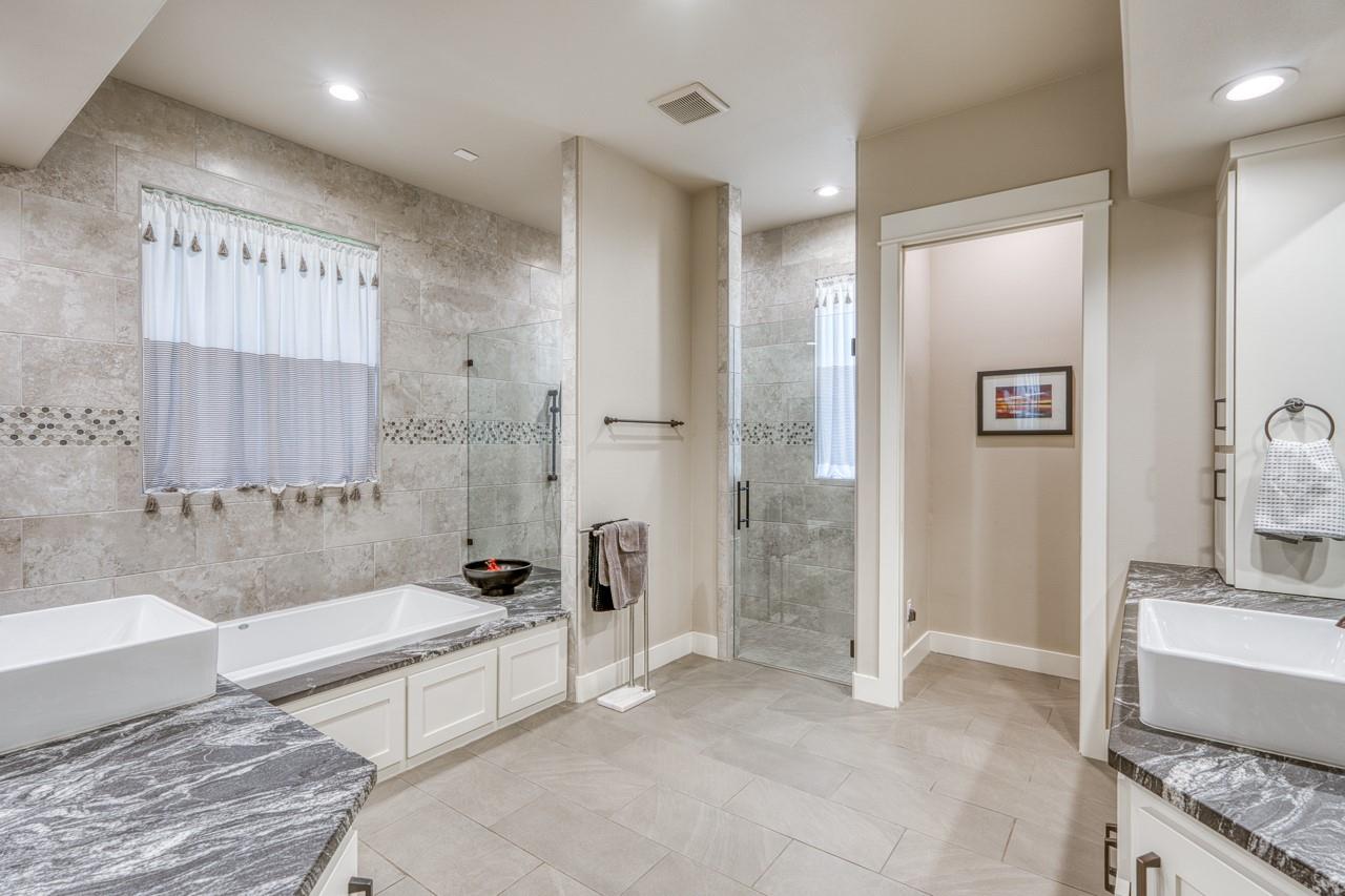 124 Apache Tears Dr, Horseshoe Bay, TX 78657