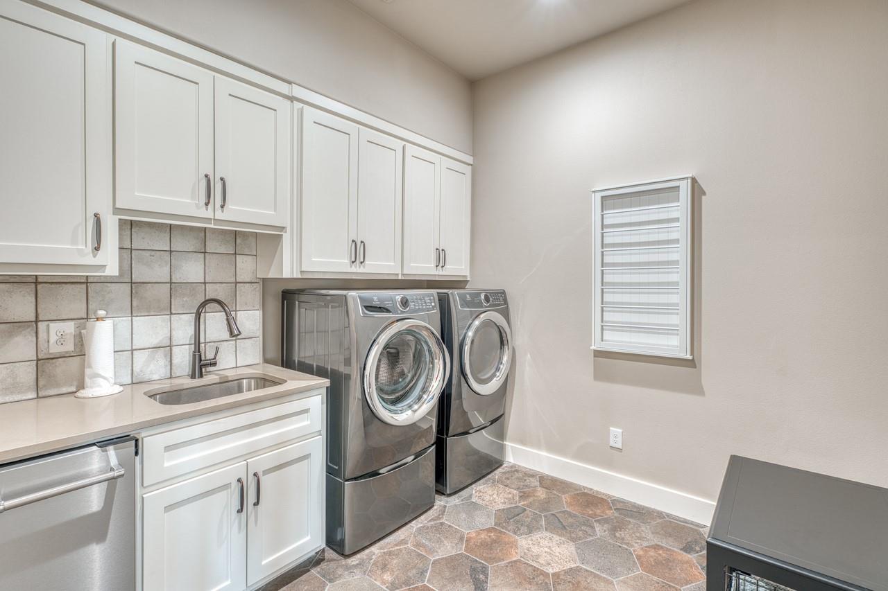 124 Apache Tears Dr, Horseshoe Bay, TX 78657