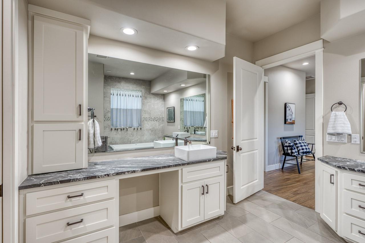 124 Apache Tears Dr, Horseshoe Bay, TX 78657