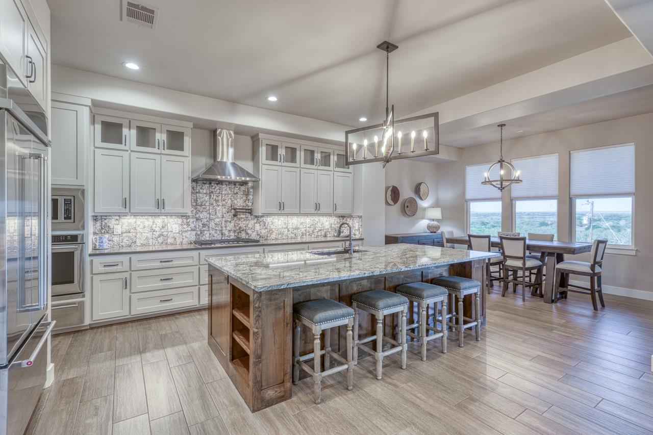 124 Apache Tears Dr, Horseshoe Bay, TX 78657