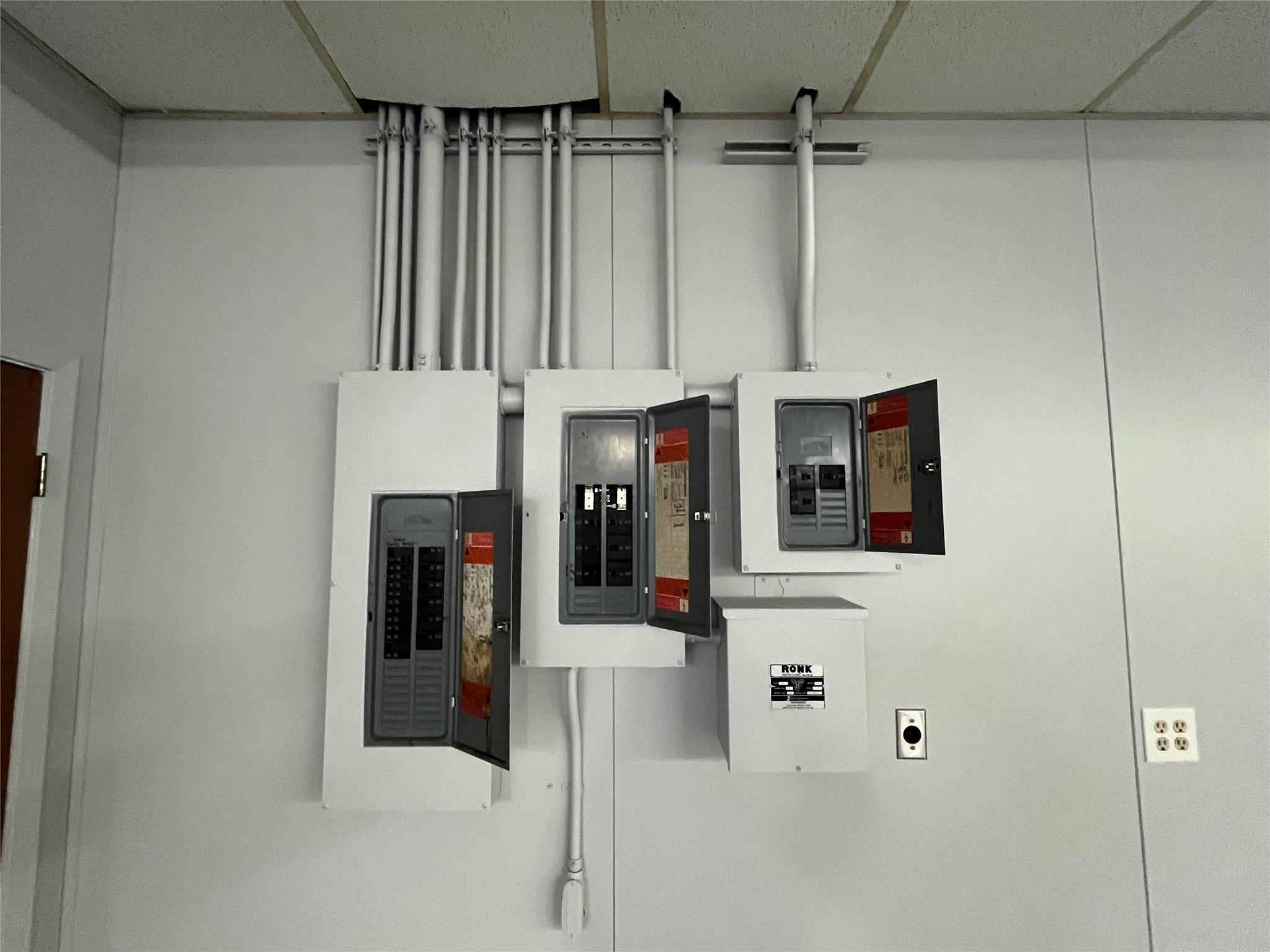 741 Knobbs Rd, McDade, TX 78650