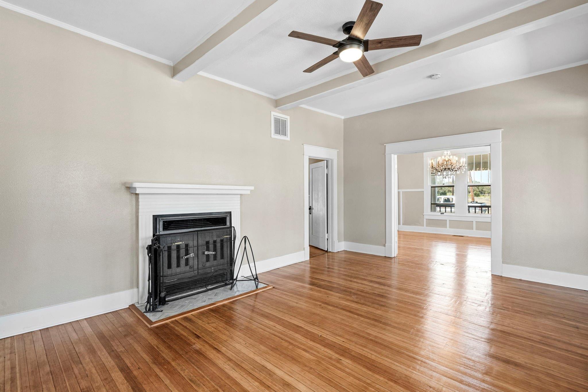 1501 Beaver Ln, Florence, TX 76527