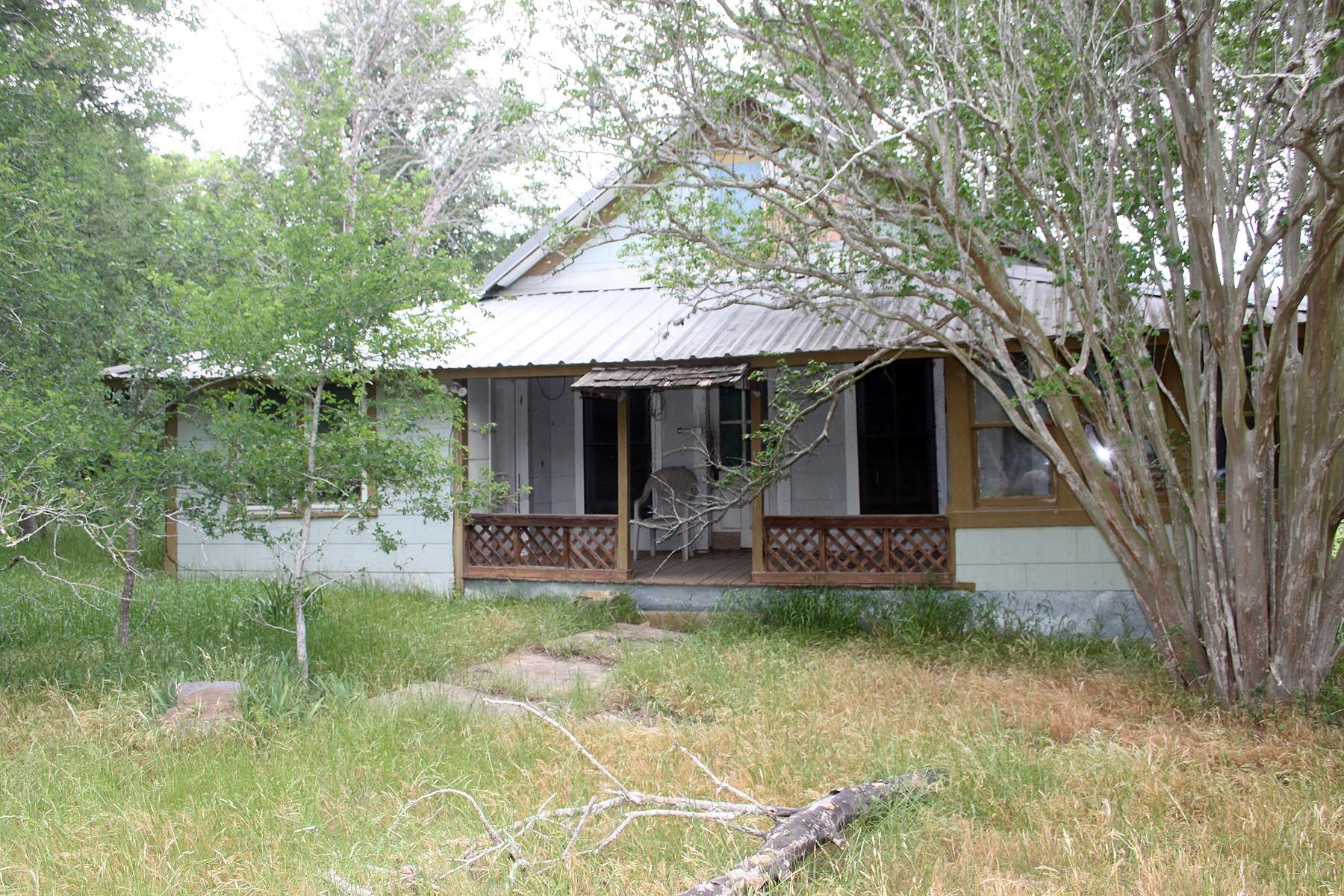 7887 Pettytown Rd, Red Rock, TX 78662