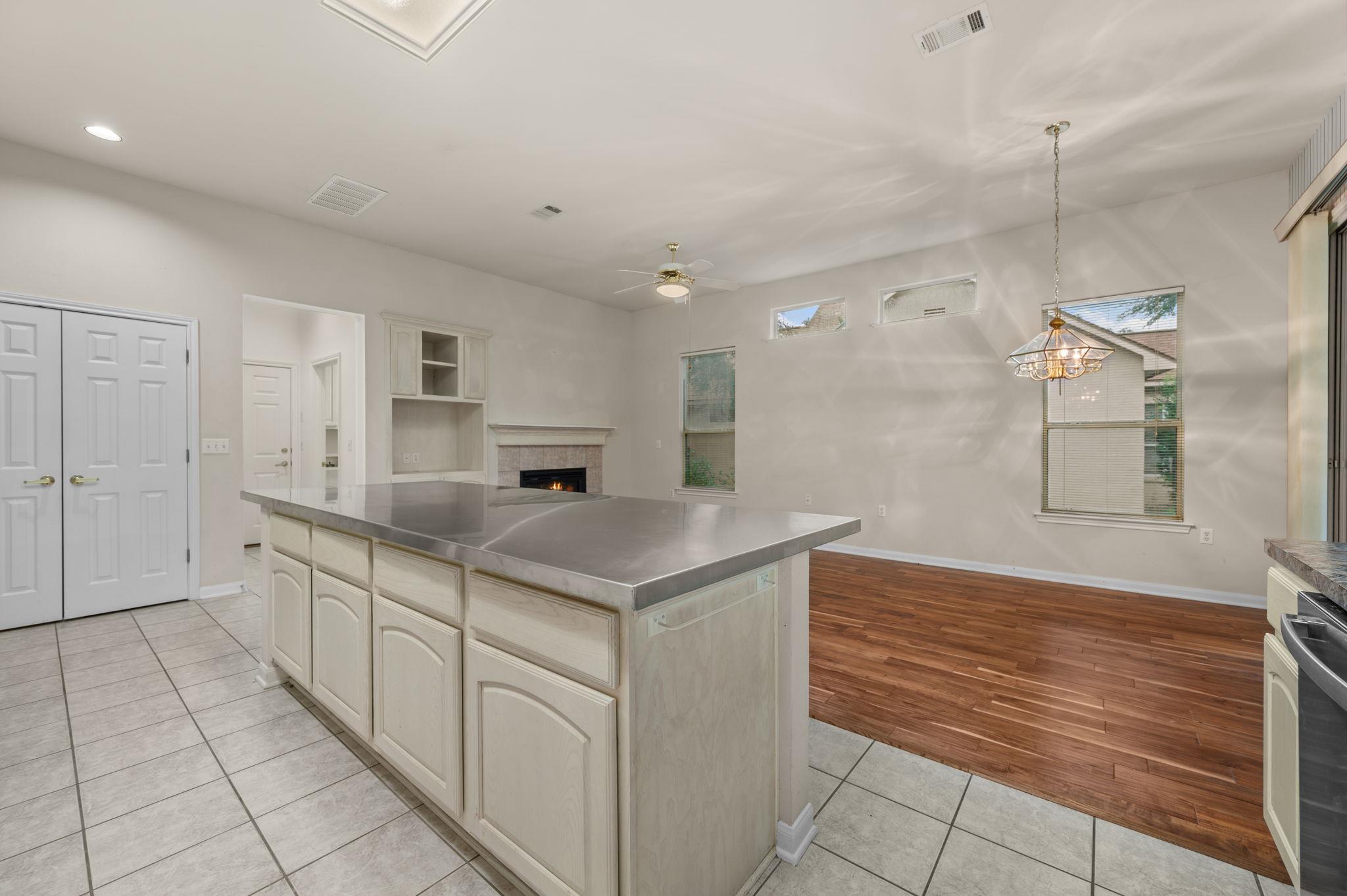 133 Crystal Springs Dr, Georgetown, TX 78633