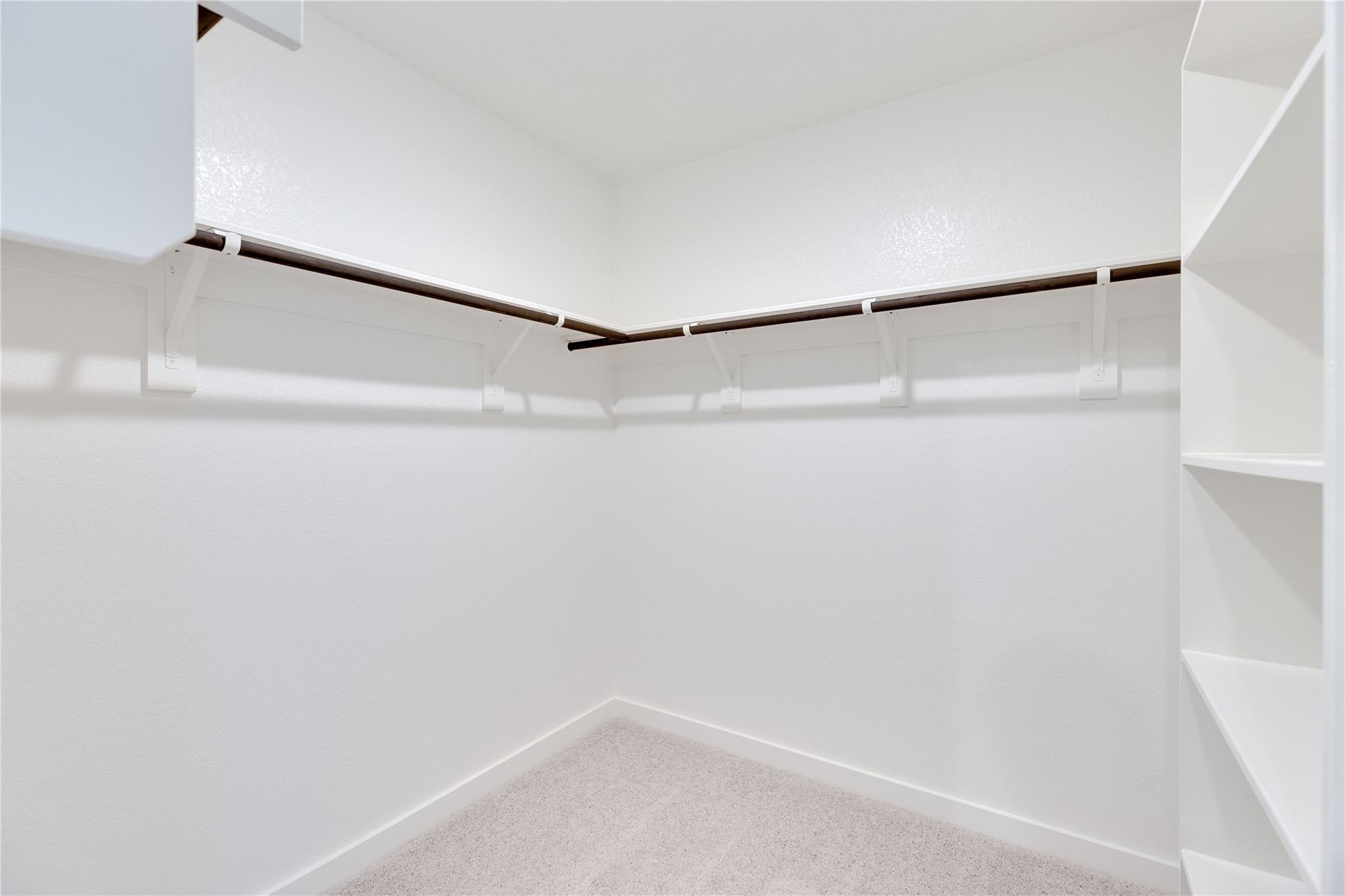 413 Red Wolf Dr, Jarrell, TX 76537