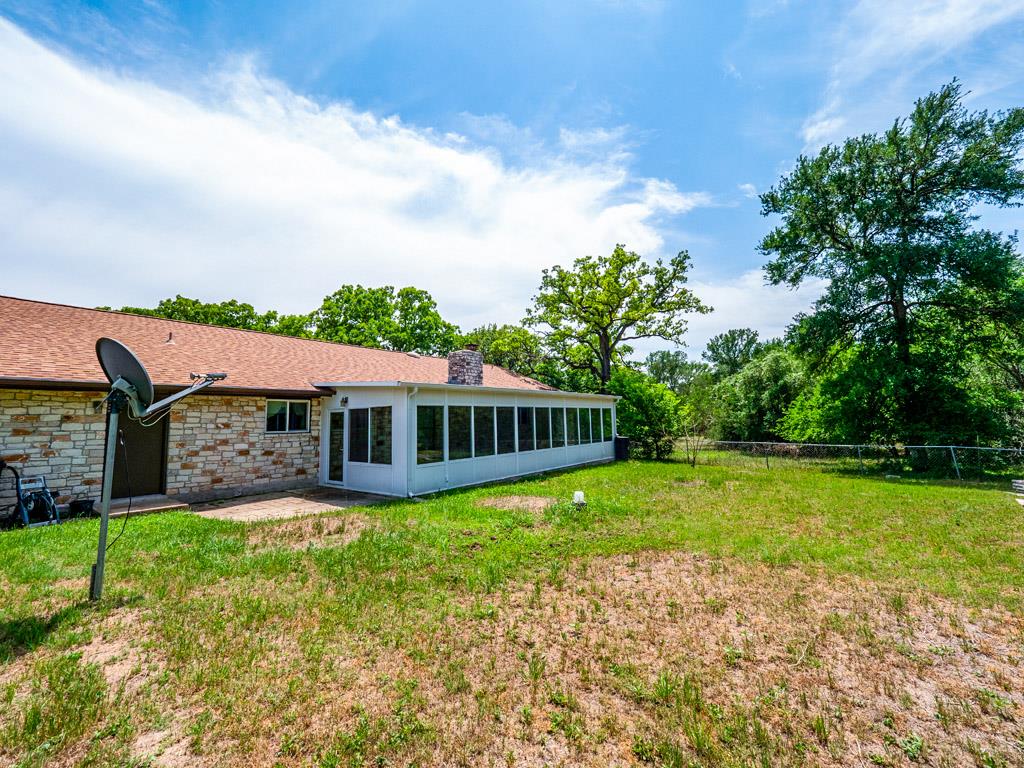 298 Jenkins Rd, Cedar Creek, TX 78612