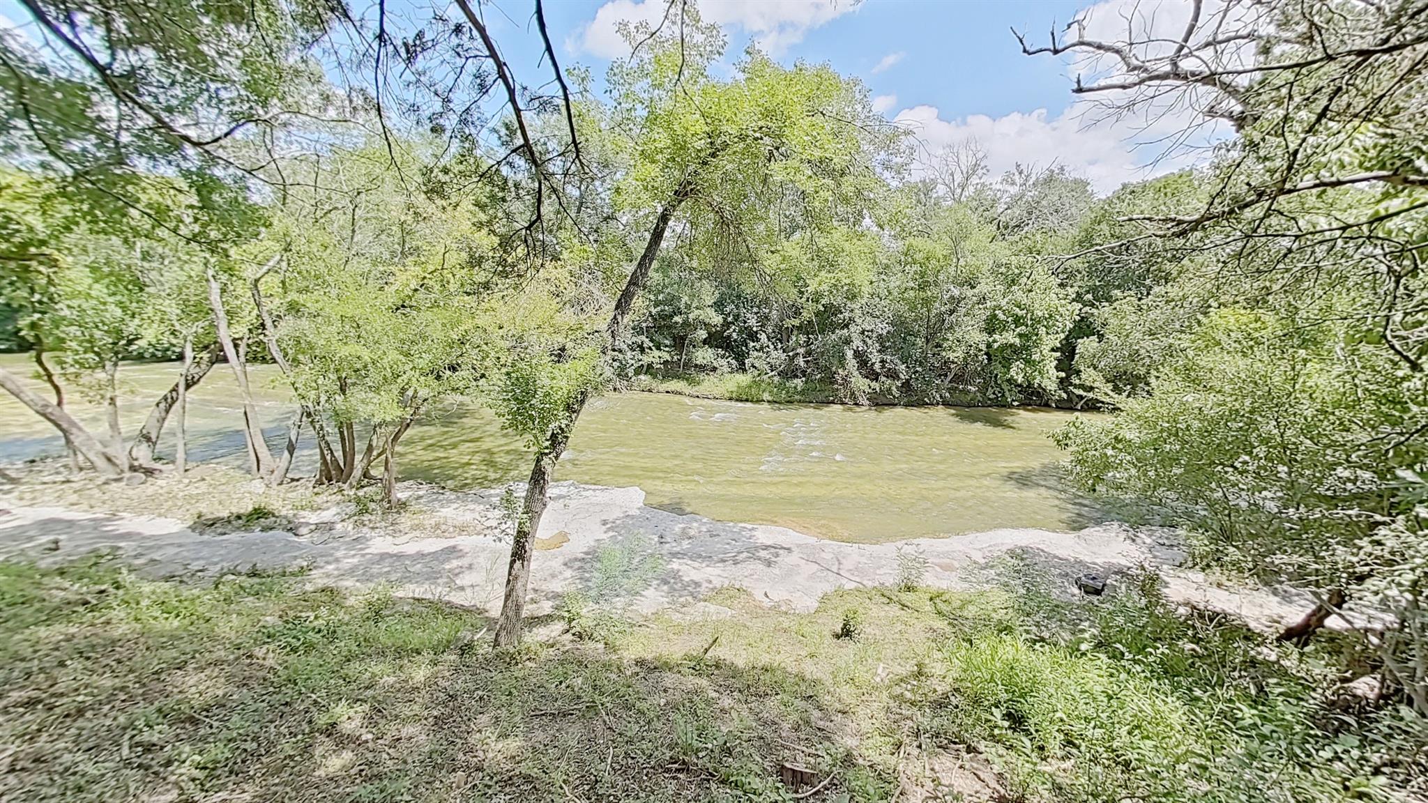 654 Creekside Dr, Belton, TX 76513