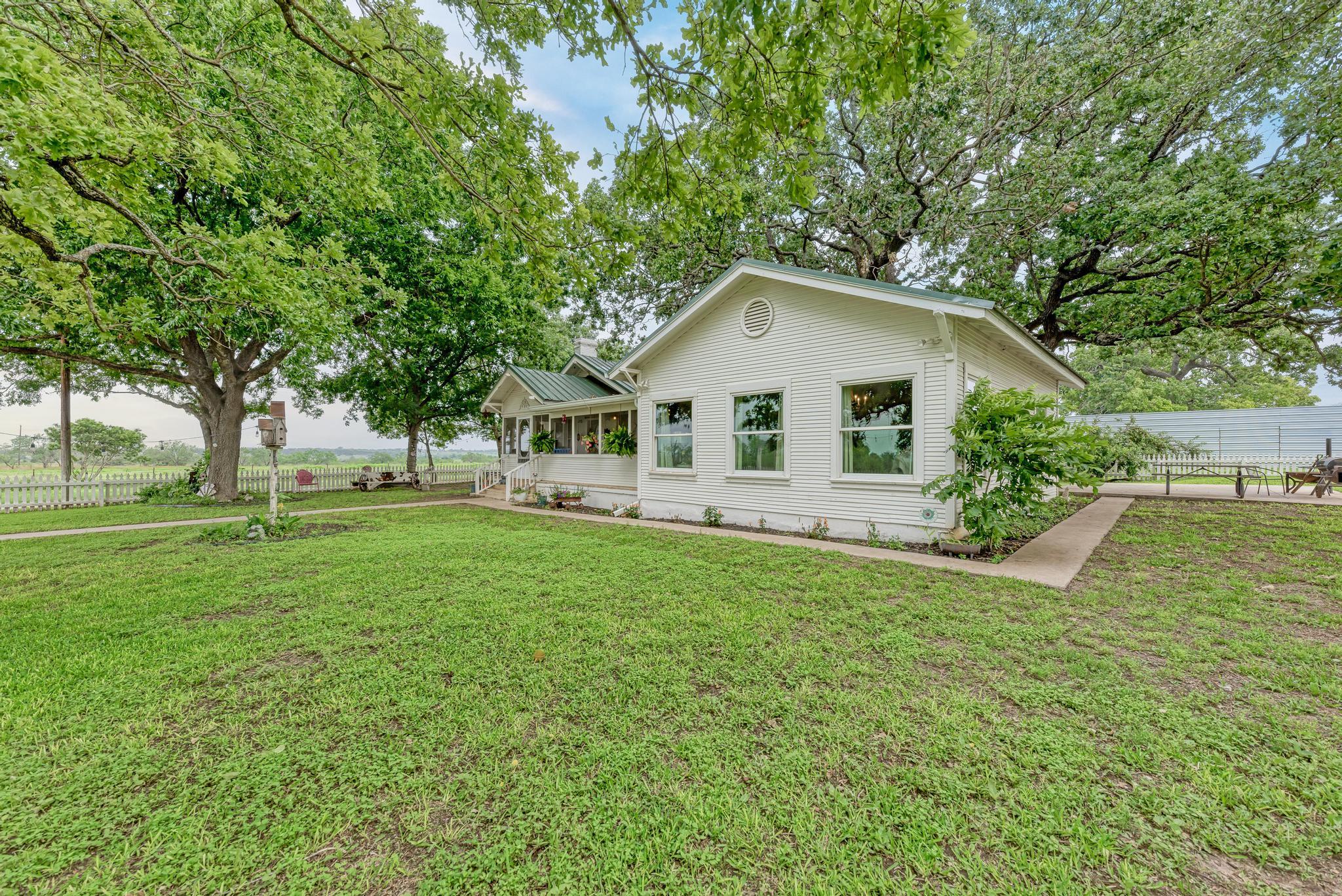 7800 County Road 210, Bertram, TX 78605
