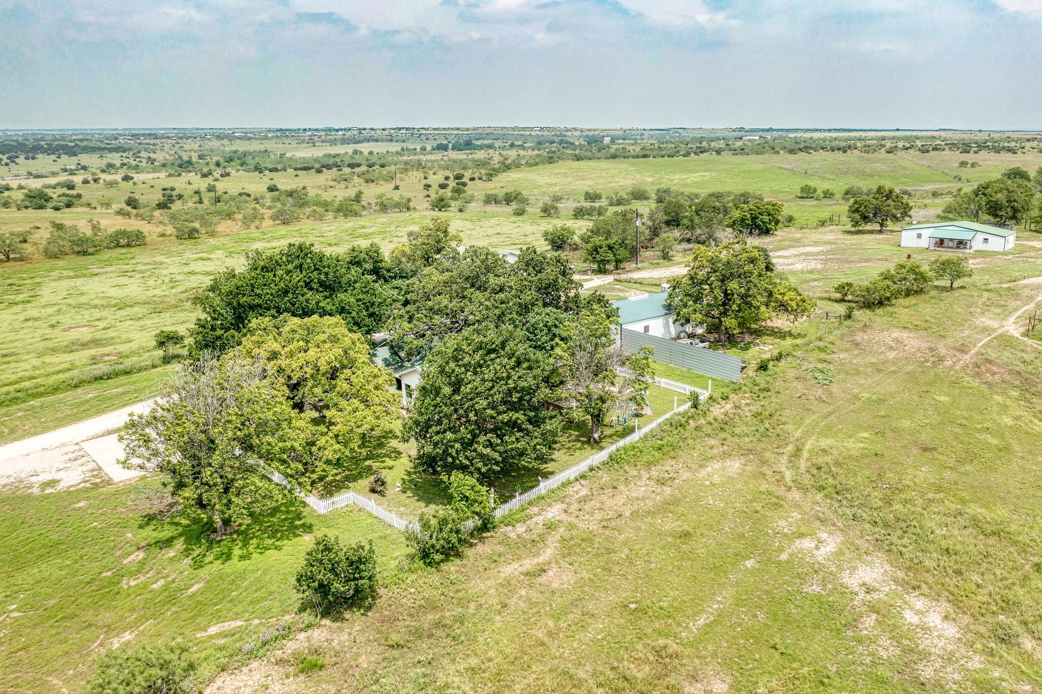 7800 County Road 210, Bertram, TX 78605