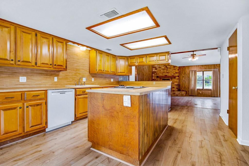 298 Jenkins Rd, Cedar Creek, TX 78612