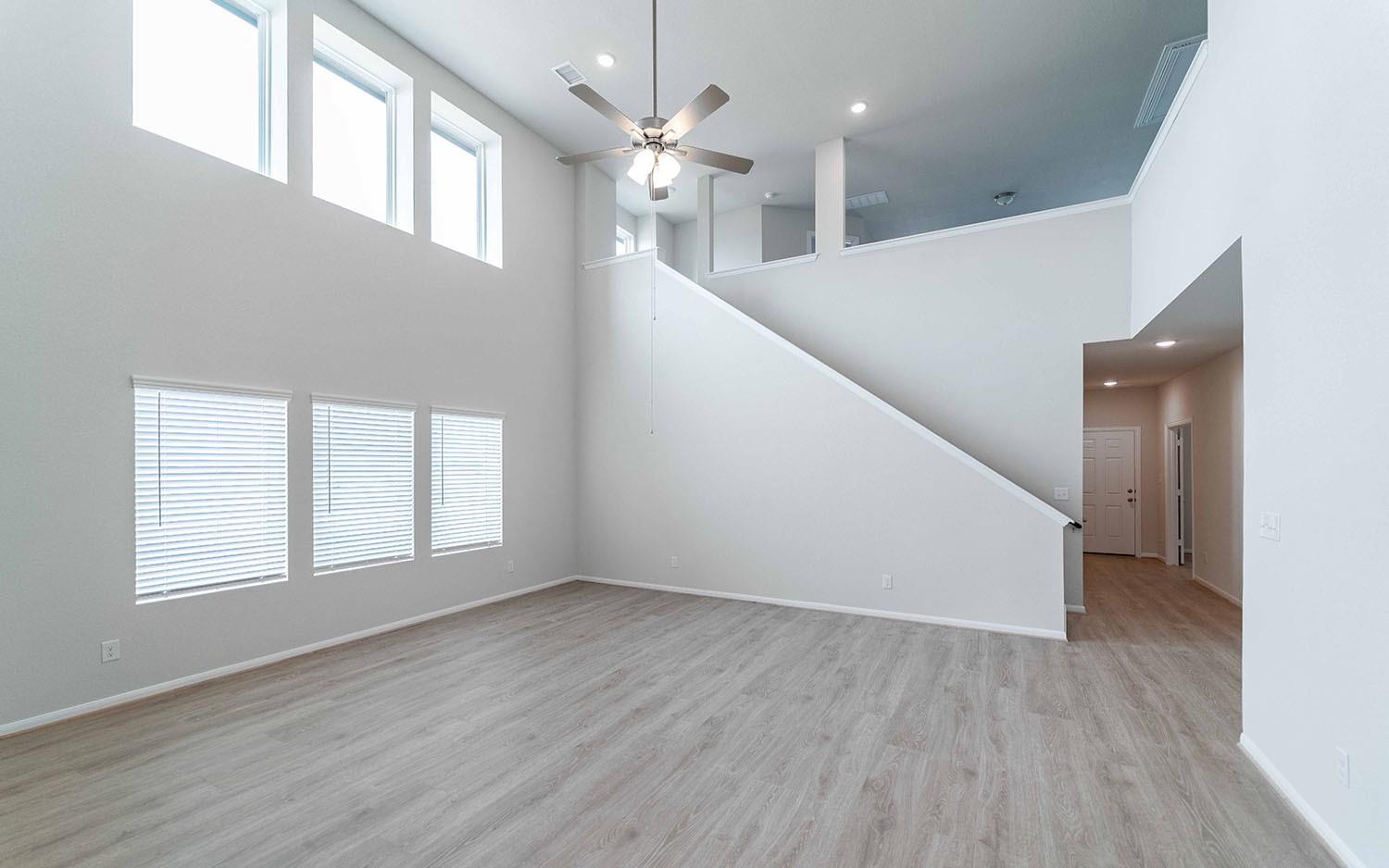 113 Cougar Hill Dr, Jarrell, TX 76537