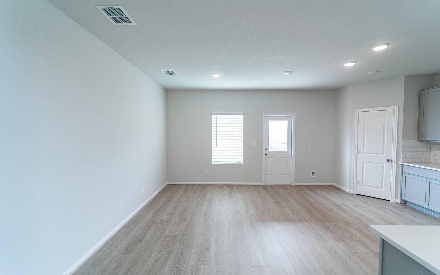113 Cougar Hill Dr, Jarrell, TX 76537