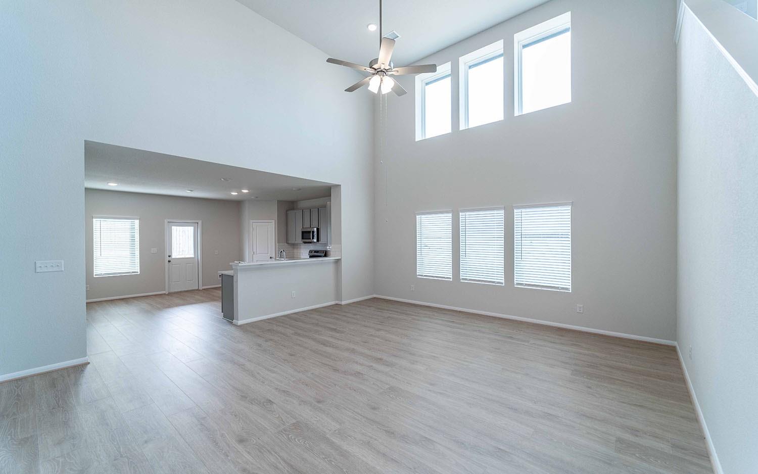 113 Cougar Hill Dr, Jarrell, TX 76537
