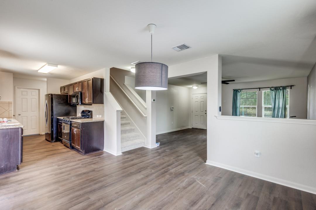 13708 Sierra Wind Ln, Elgin, TX 78621