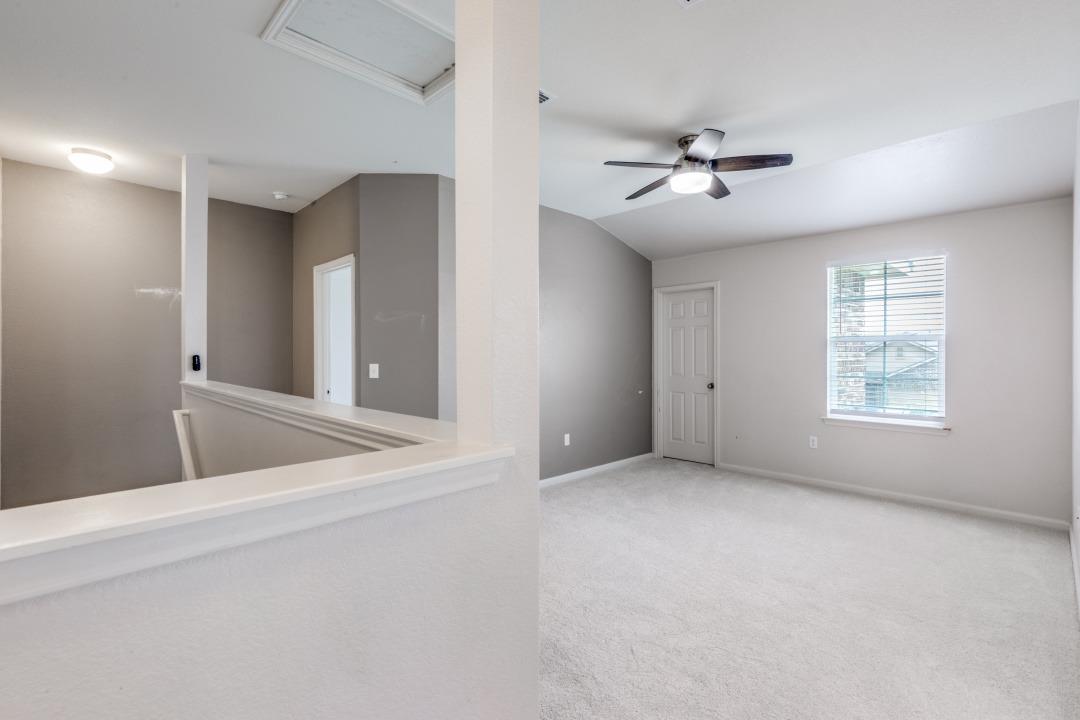 13708 Sierra Wind Ln, Elgin, TX 78621