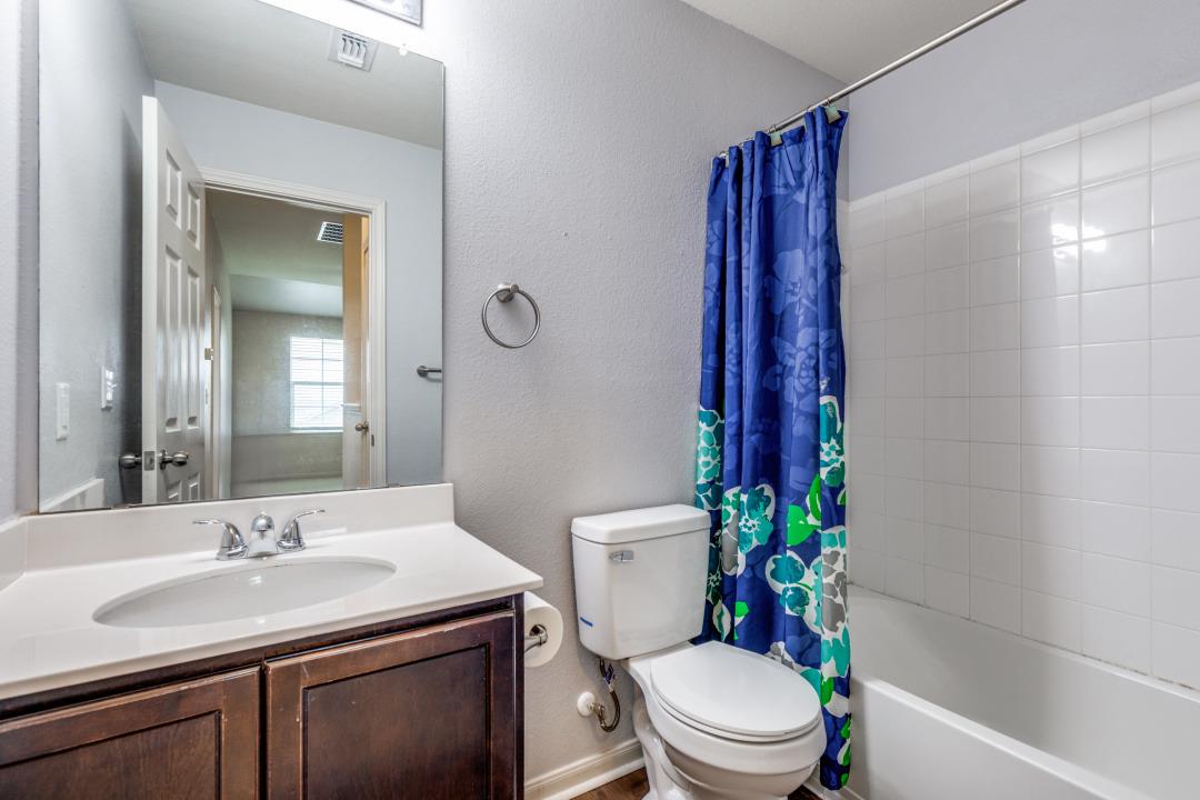 13708 Sierra Wind Ln, Elgin, TX 78621