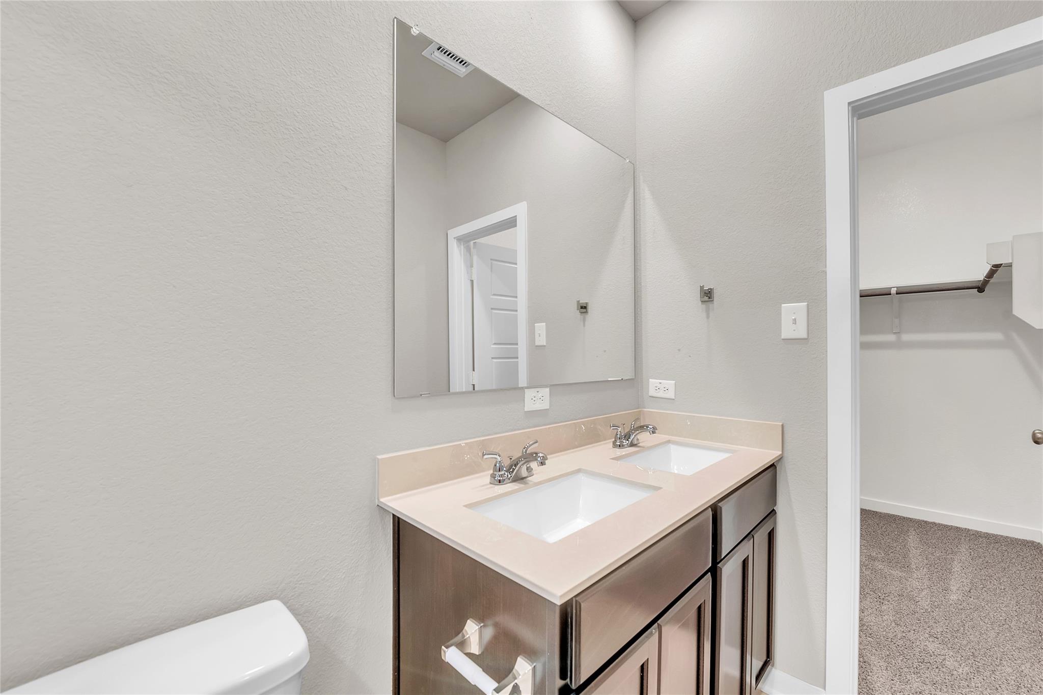 133 Walk Way Dr, Jarrell, TX 76537