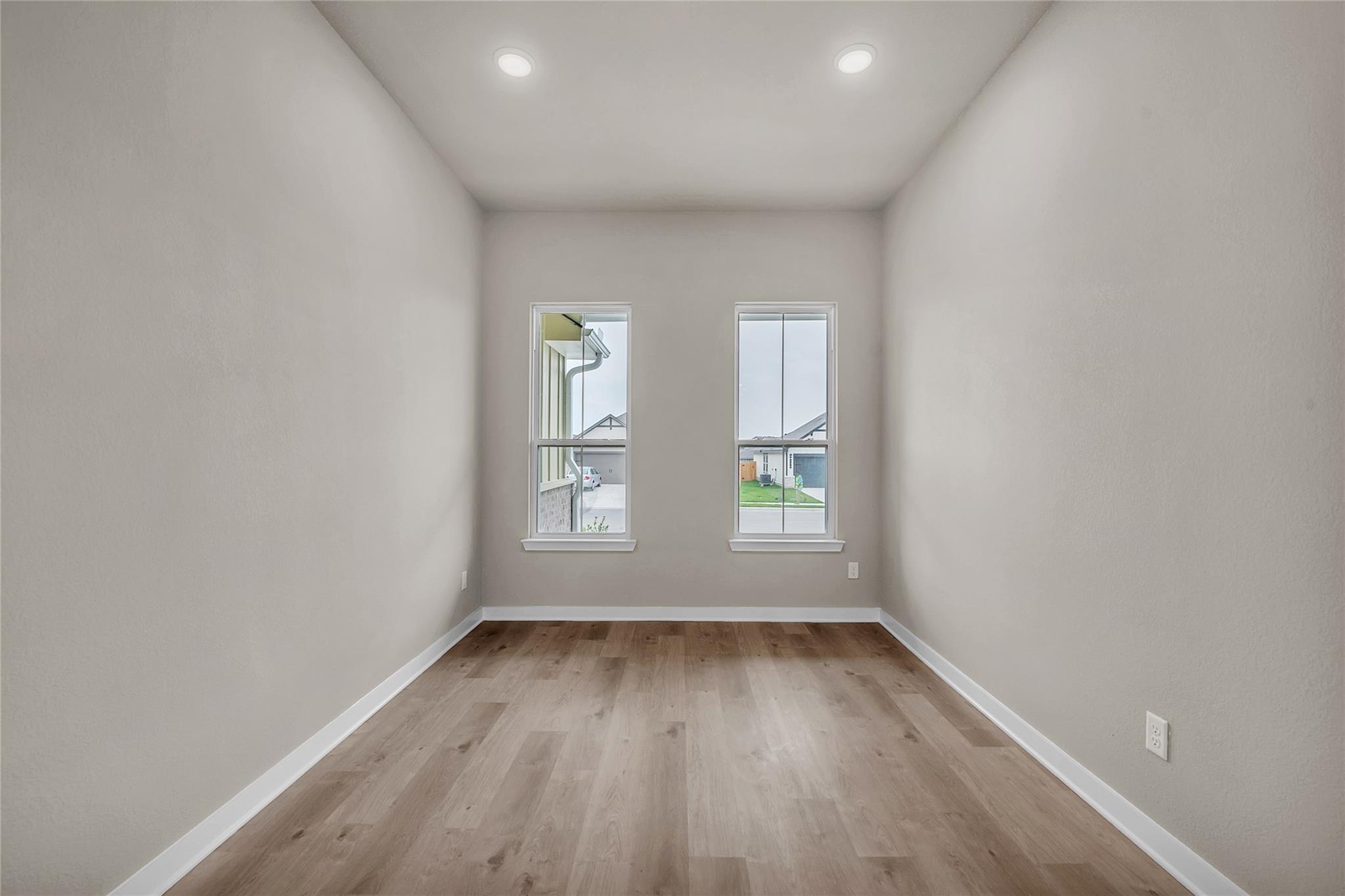 133 Walk Way Dr, Jarrell, TX 76537