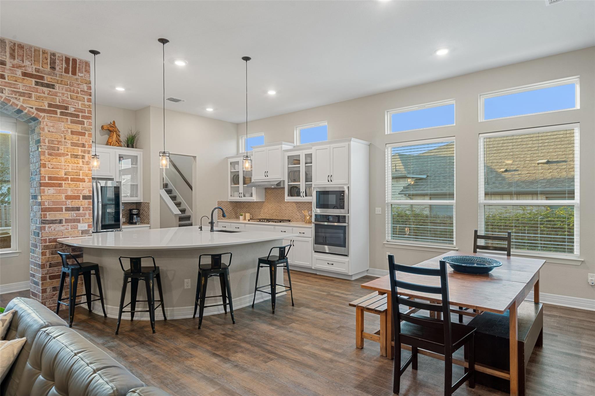 925 Overstreet Ln, Leander, TX 78641