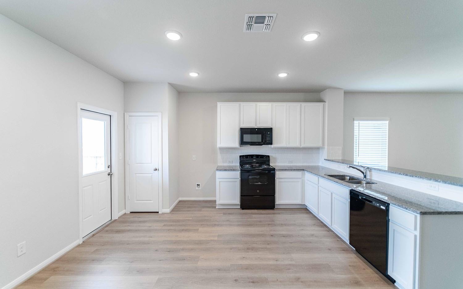 508 Bobcat Creek Dr, Jarrell, TX 76537
