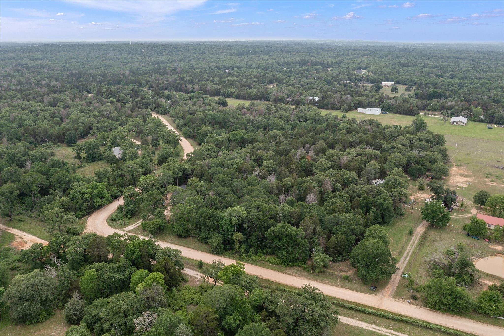 1735 CR C Rd, Lexington, TX 78947