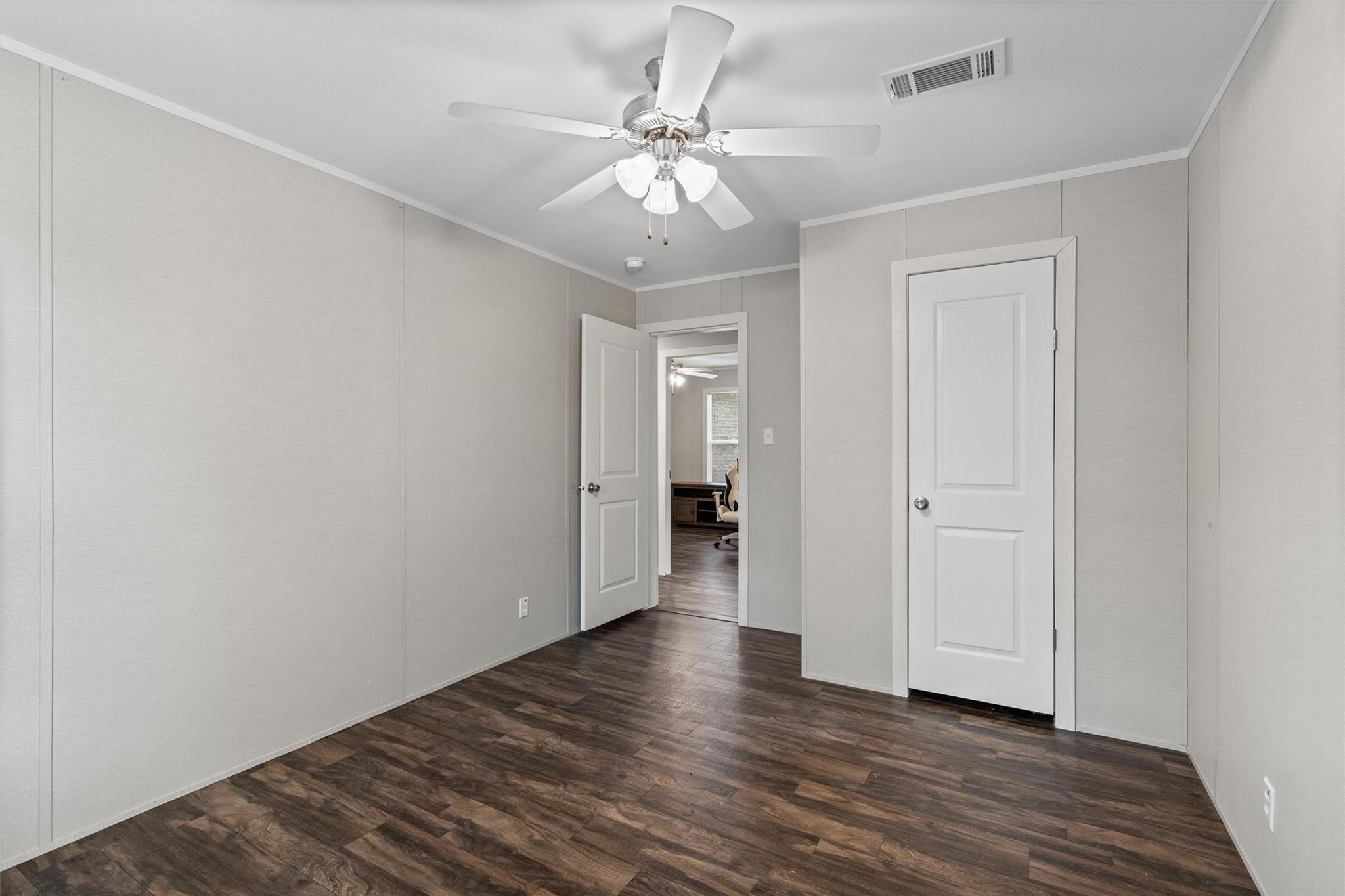 1735 CR C Rd, Lexington, TX 78947