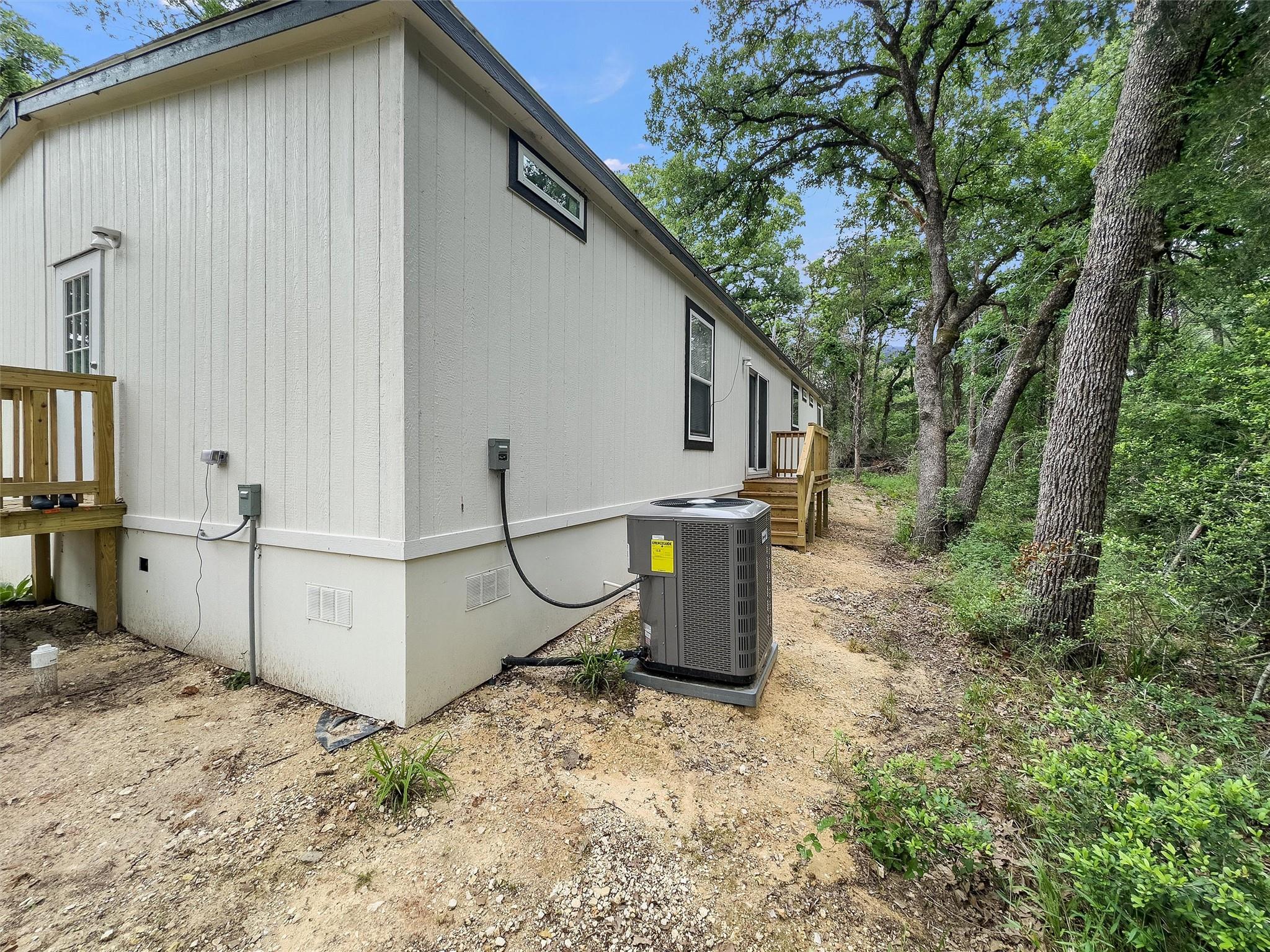 1735 CR C Rd, Lexington, TX 78947
