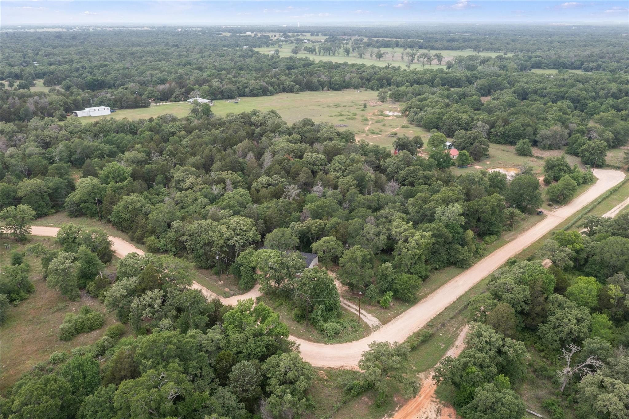 1735 CR C Rd, Lexington, TX 78947